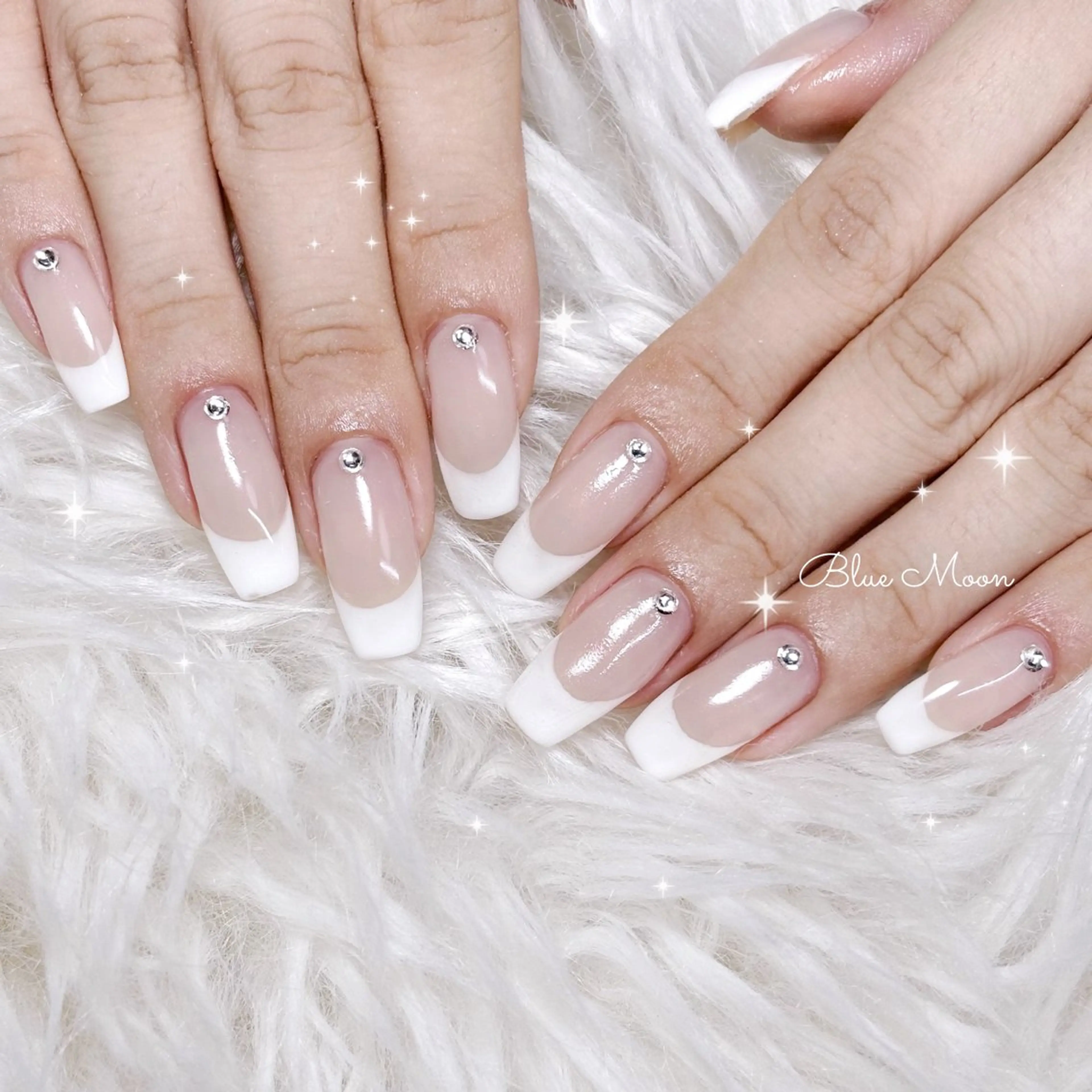 ネイル ストーンネイル ハンドネイル ハンドケア nail salon Blue Moonのネイルデザイン