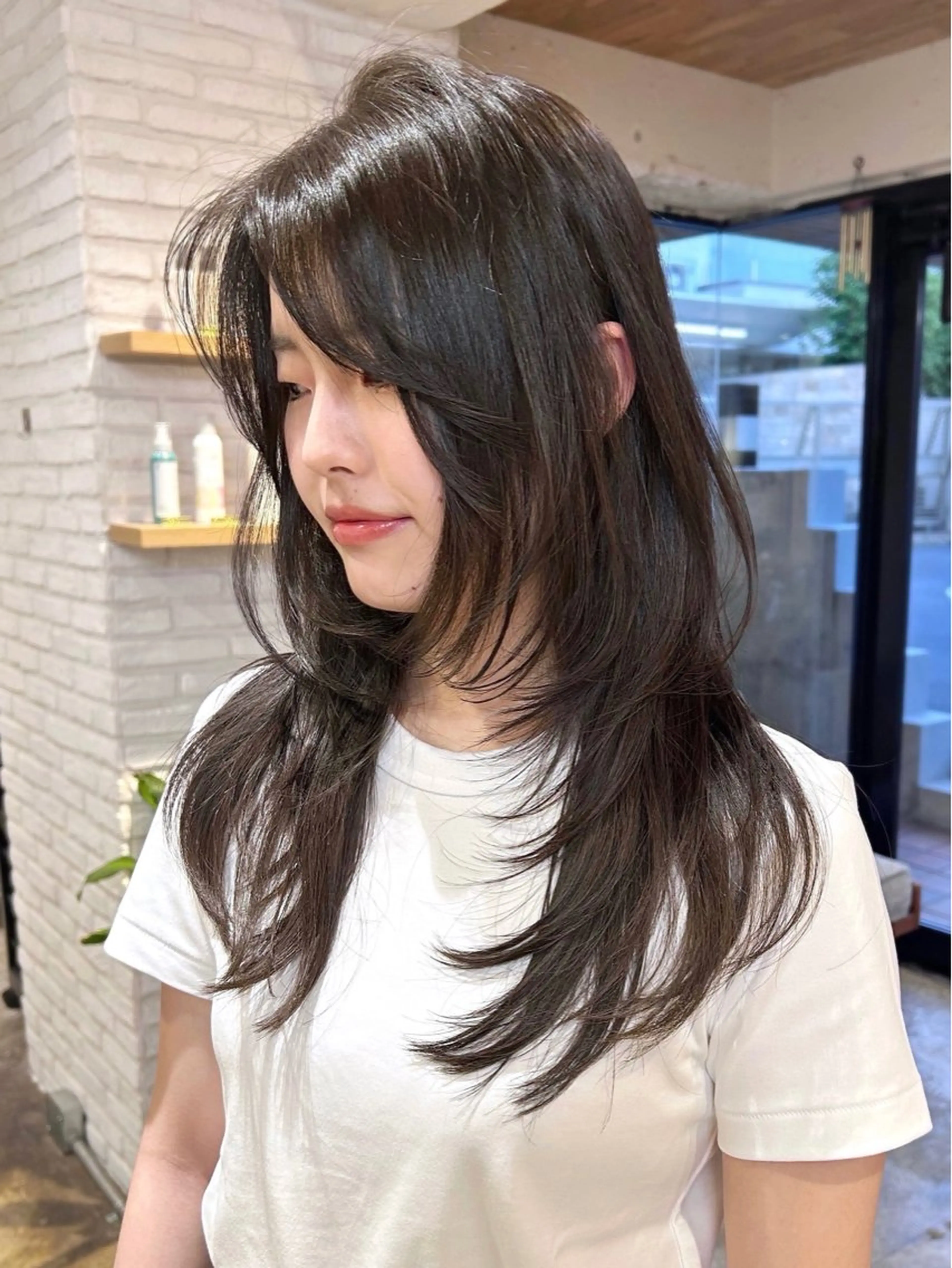 ロング カラー ロングレイヤー ベージュカラー オリーブベージュ レイヤーカット ロング レイヤーカット🎀 yuiのヘアスタイル