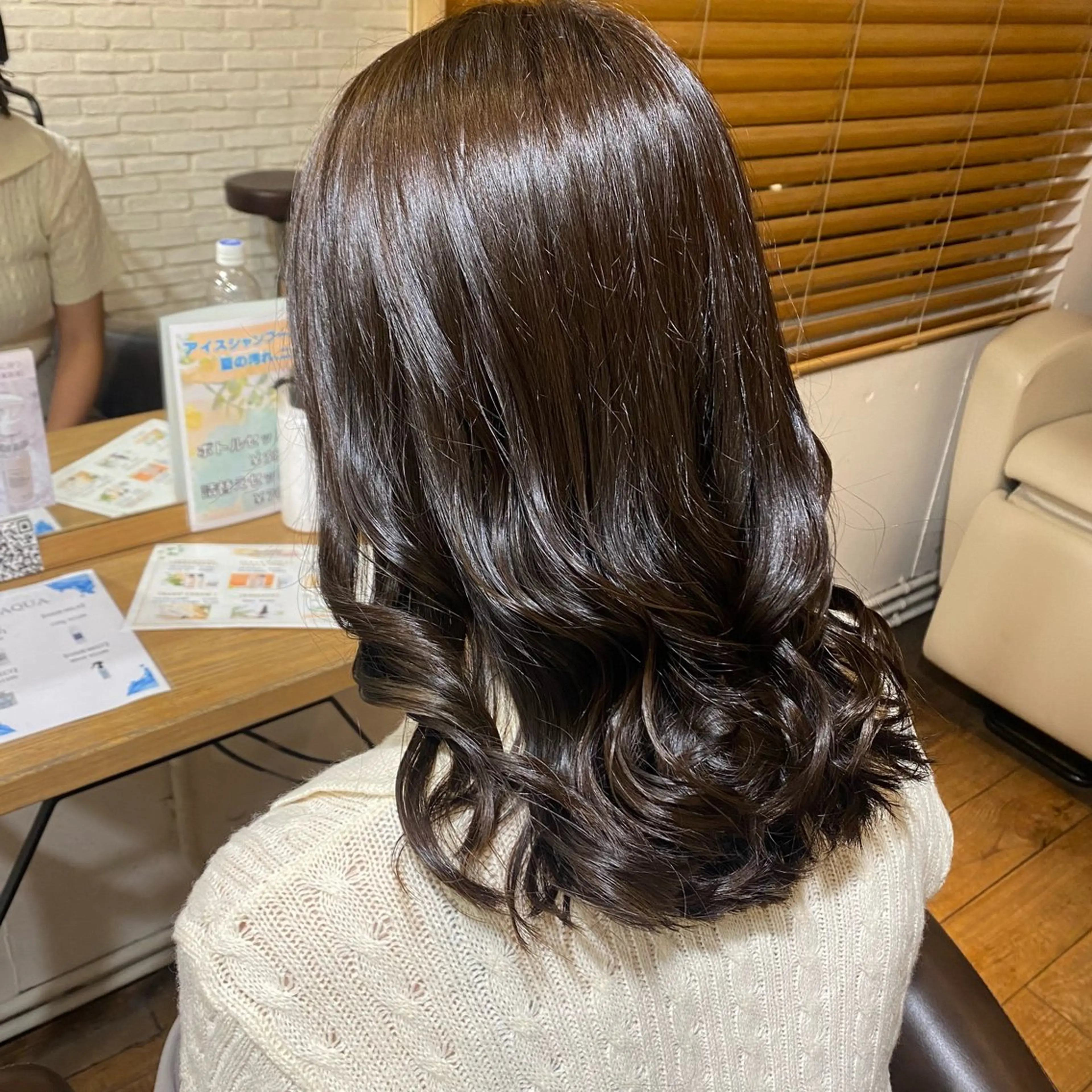 ミディアム カラー ヘアアレンジ ブラウンカラー ブリーチなし透明感 🕊ワダ　ユイのヘアスタイル