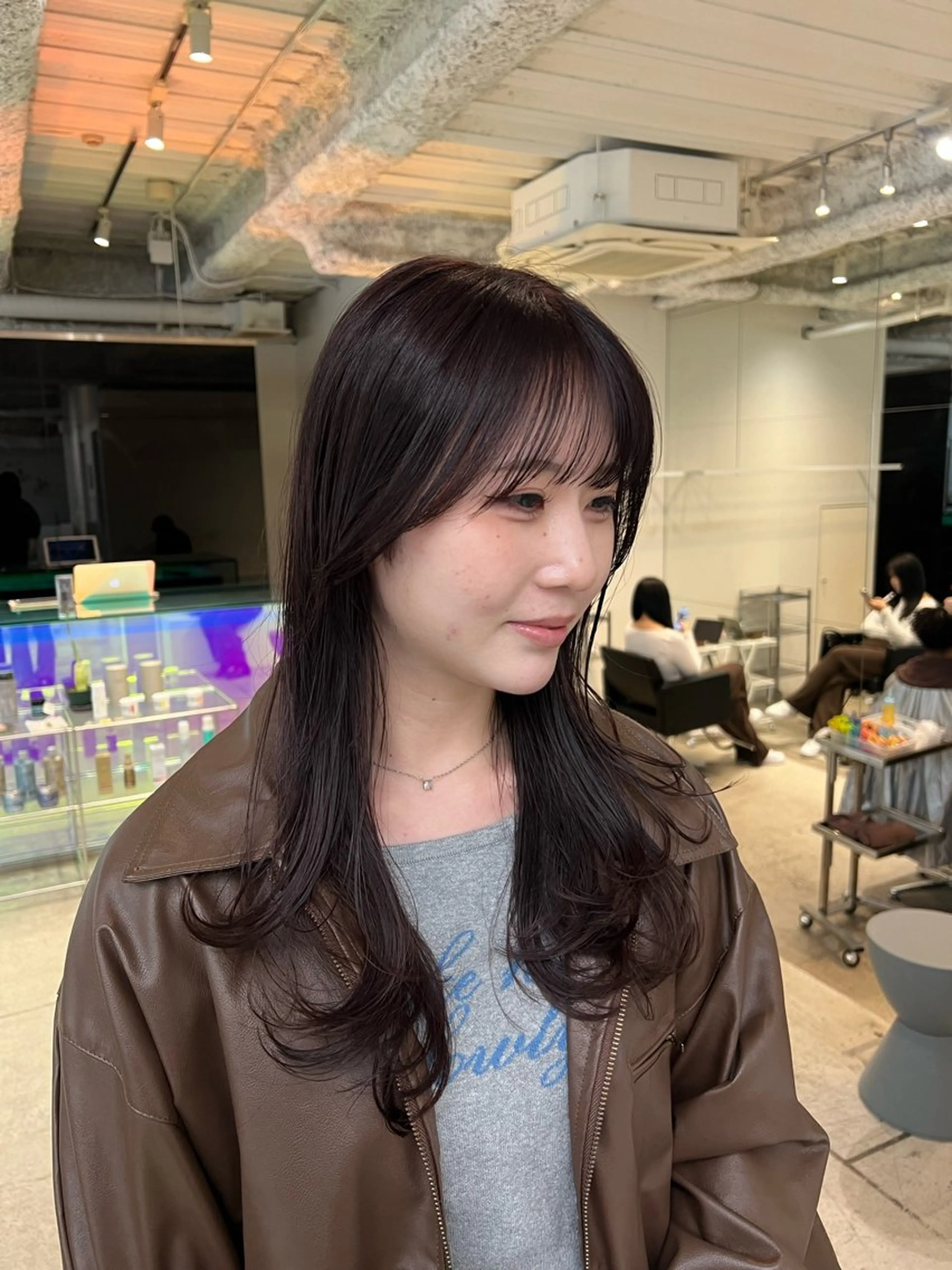 ロング カラー ロングレイヤー ピンクカラー ピンクパープル パープルカラー レイヤーカット AmiLi HONOKAのヘアスタイル