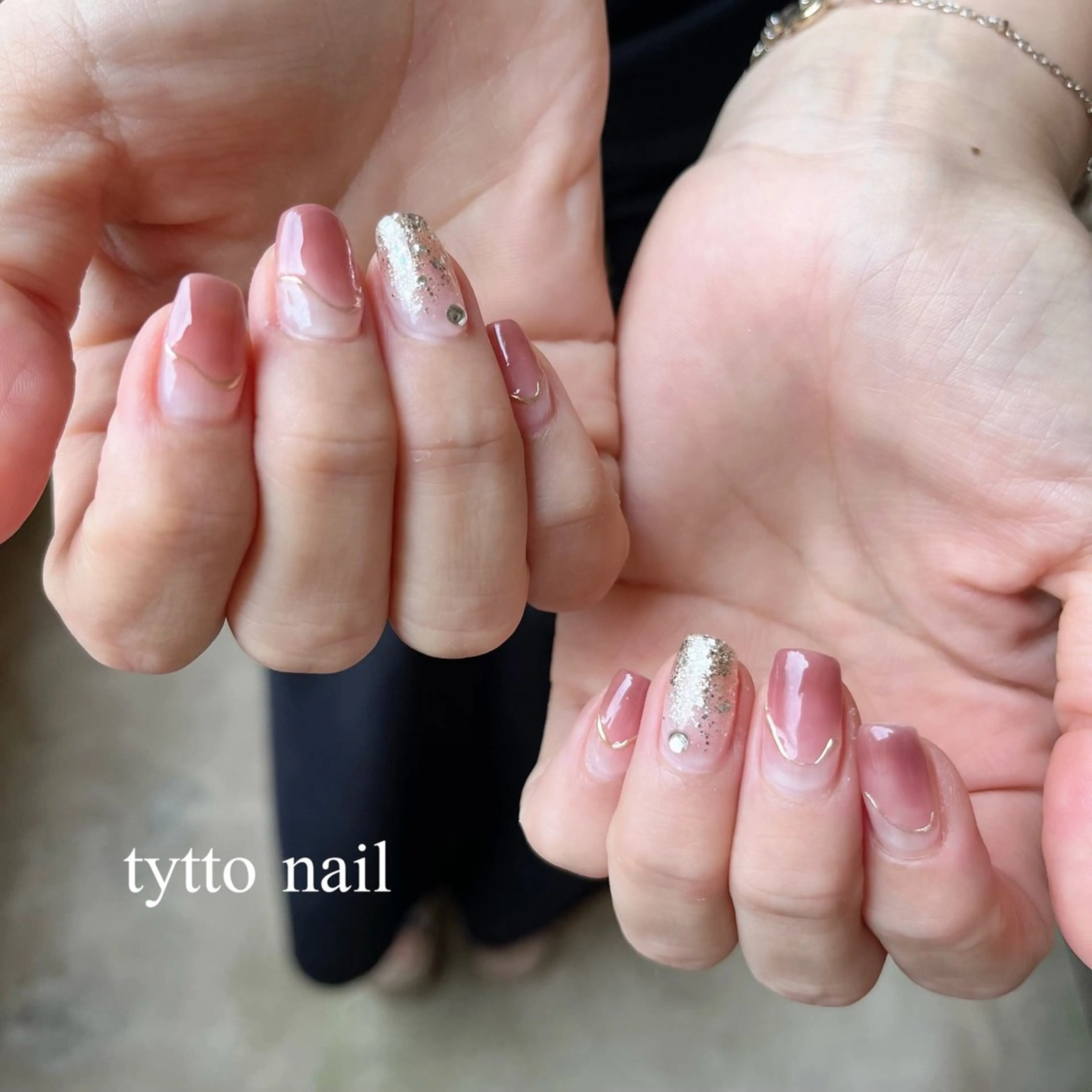 ネイル ブラウン グラデーション キラキラネイル ミラーネイル ニュアンスネイル tytto nail ❤︎‪‪eri‪‪のネイルデザイン