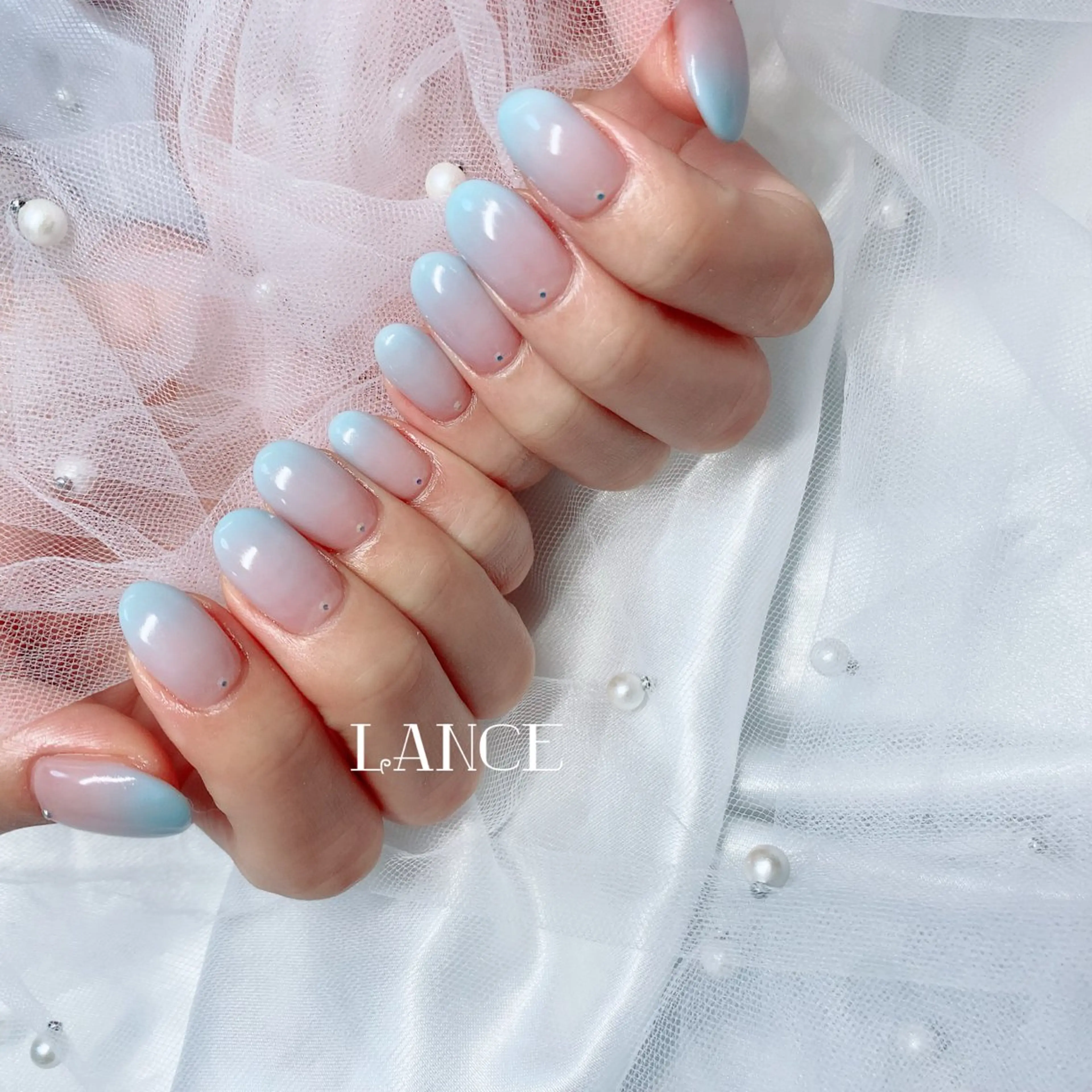 ネイル オーロラネイル フレンチネイル グラデーション キラキラネイル 韓国ネイル ハンドネイル Lance nailのネイルデザイン