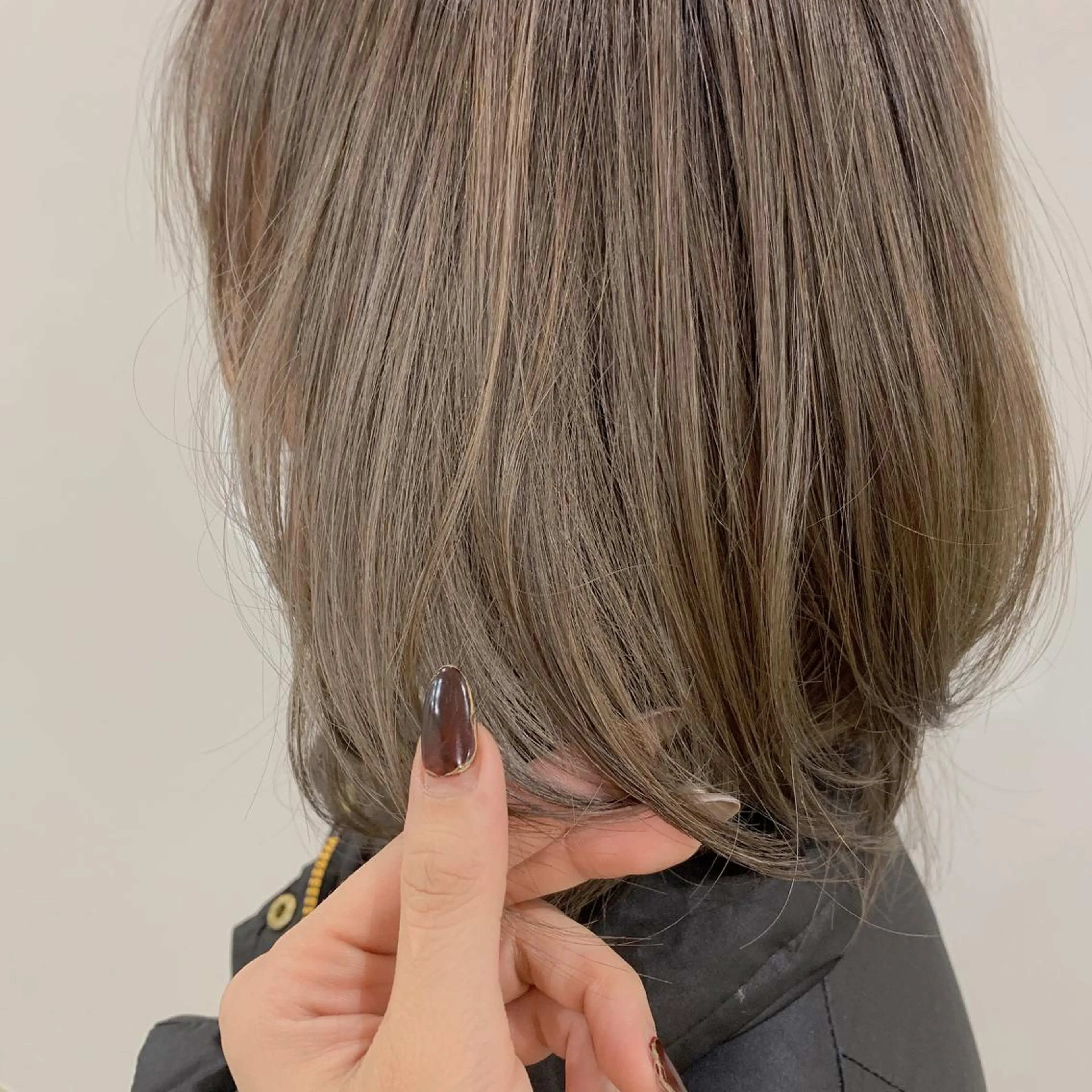 ミディアム カラー Neale. yumiのヘアスタイル