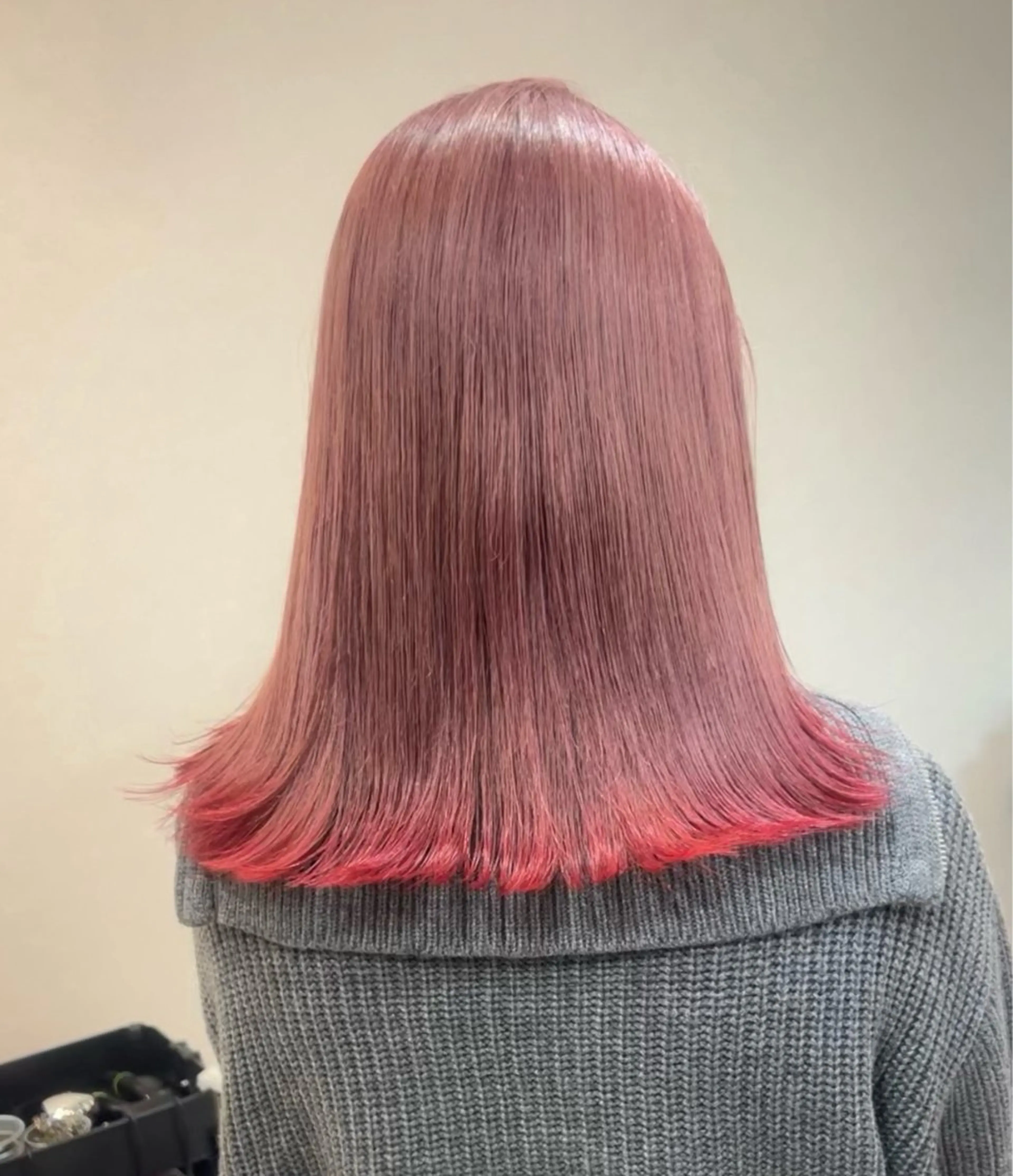 セミロング カラー ブリーチ ピンクカラー ヘアカラー FORT/ AIRIのヘアスタイル