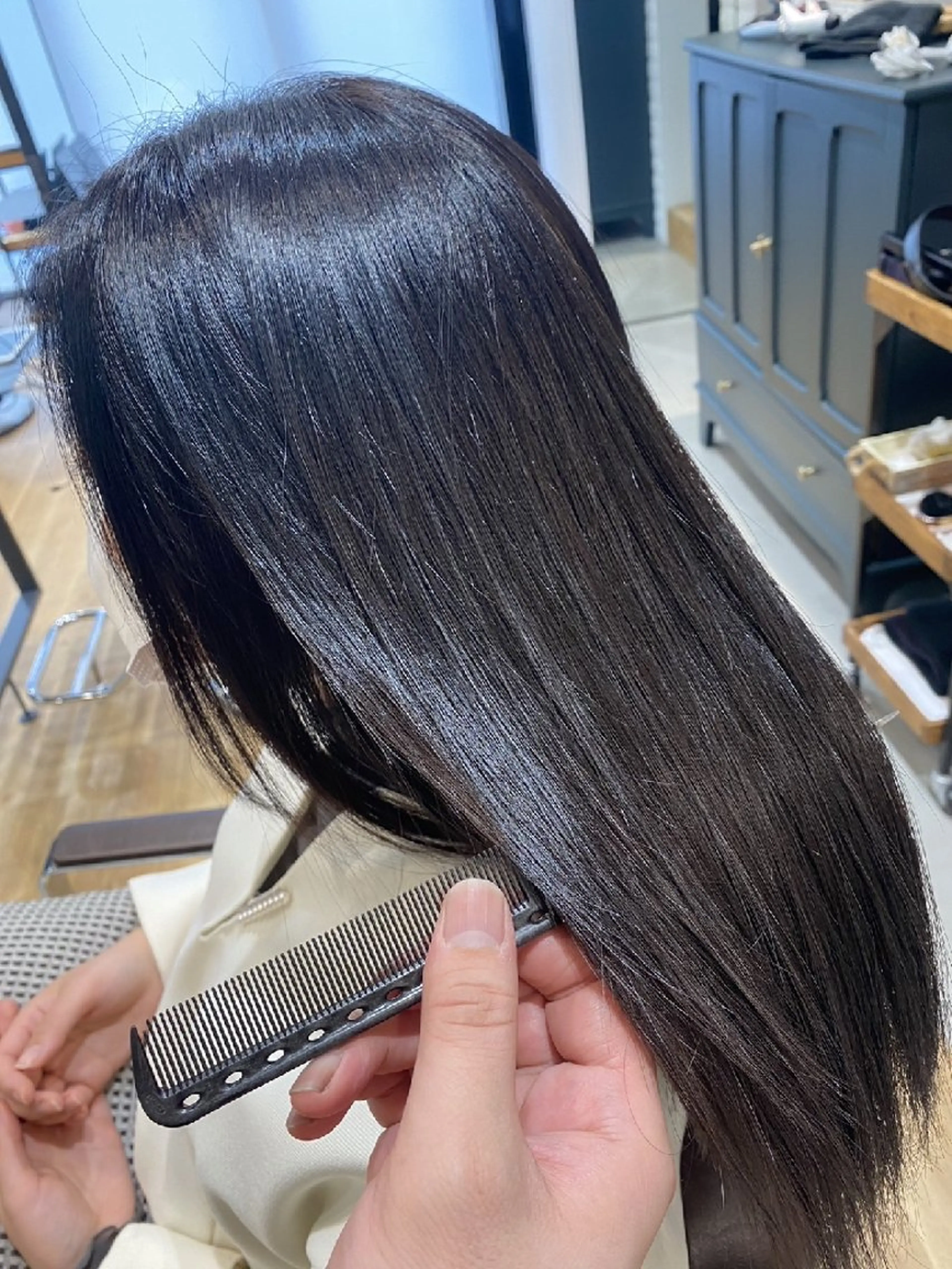 カラー 深夜まで営業中‼️ レム髪質改善のヘアスタイル