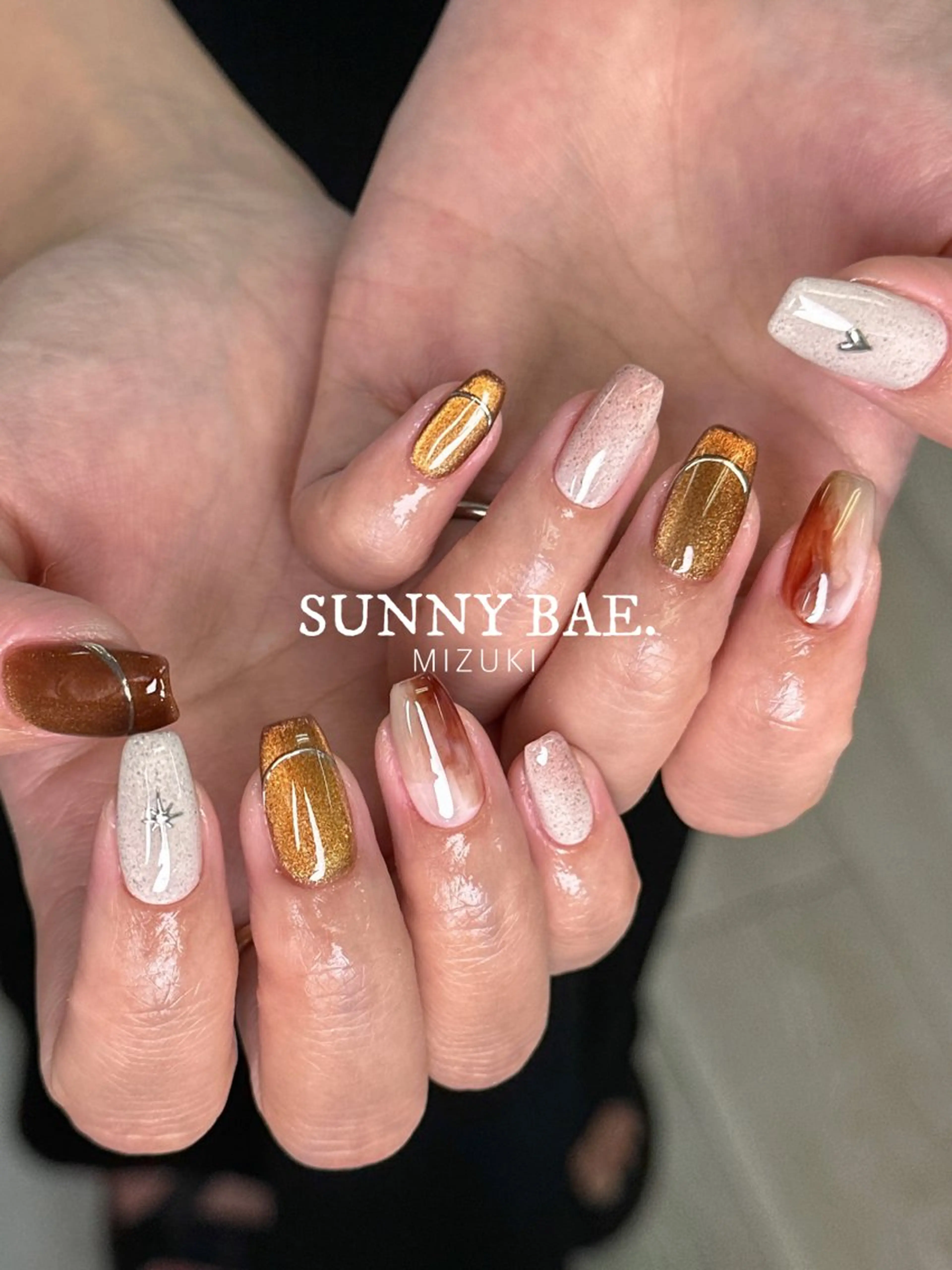 ネイル フレンチネイル ゴールド ハート ミラーネイル SUNNY BAE. 🌼MIZUKIのネイルデザイン