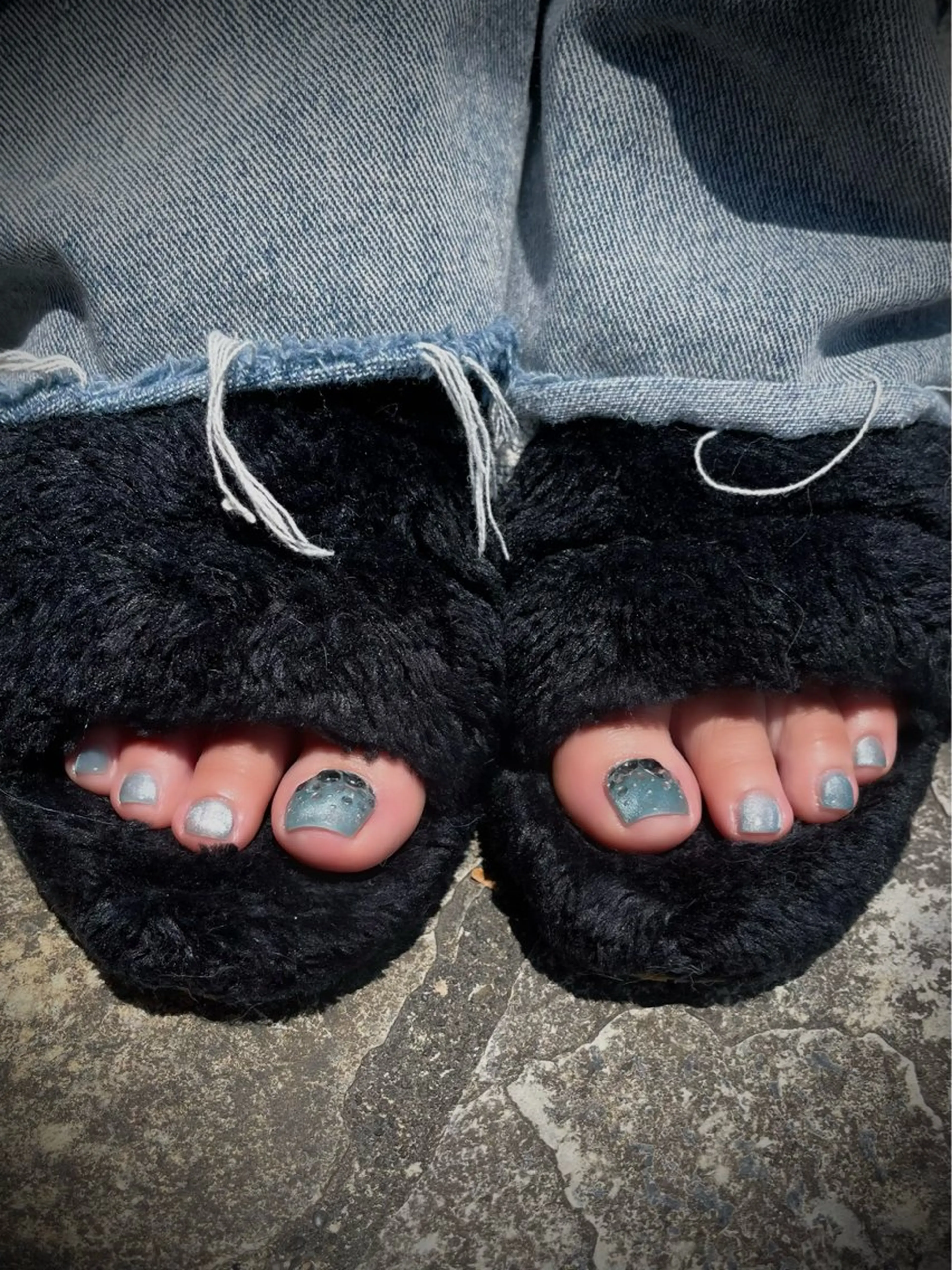 ネイル フットネイル キラキラネイル マグネットネイル ワンカラーネイル スカルプネイル nine.🦋 YUKOのネイルデザイン