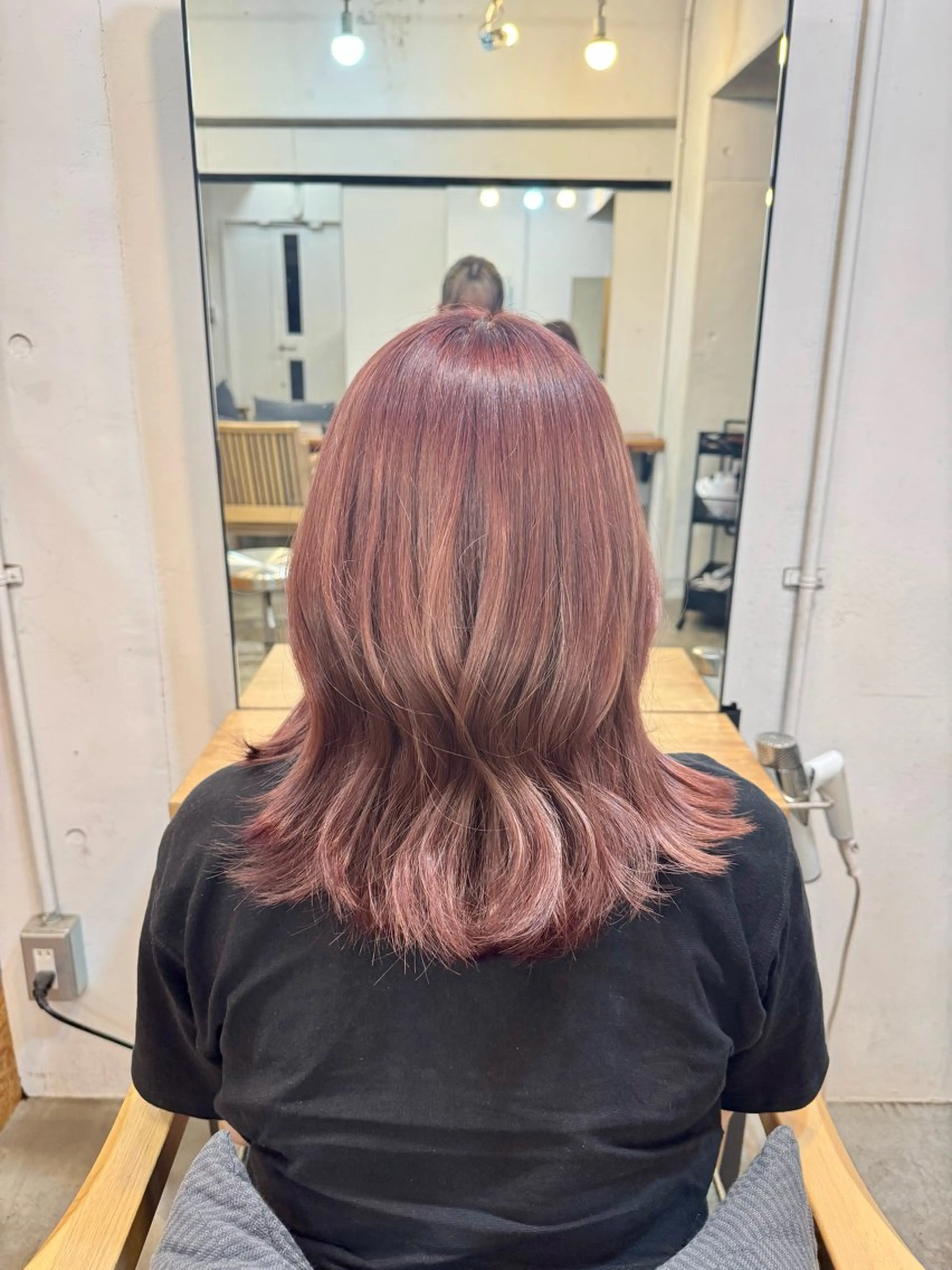 ミディアム カラー ブリーチ ピンクカラー モデル募集中 🫧こうめ🫧のヘアスタイル