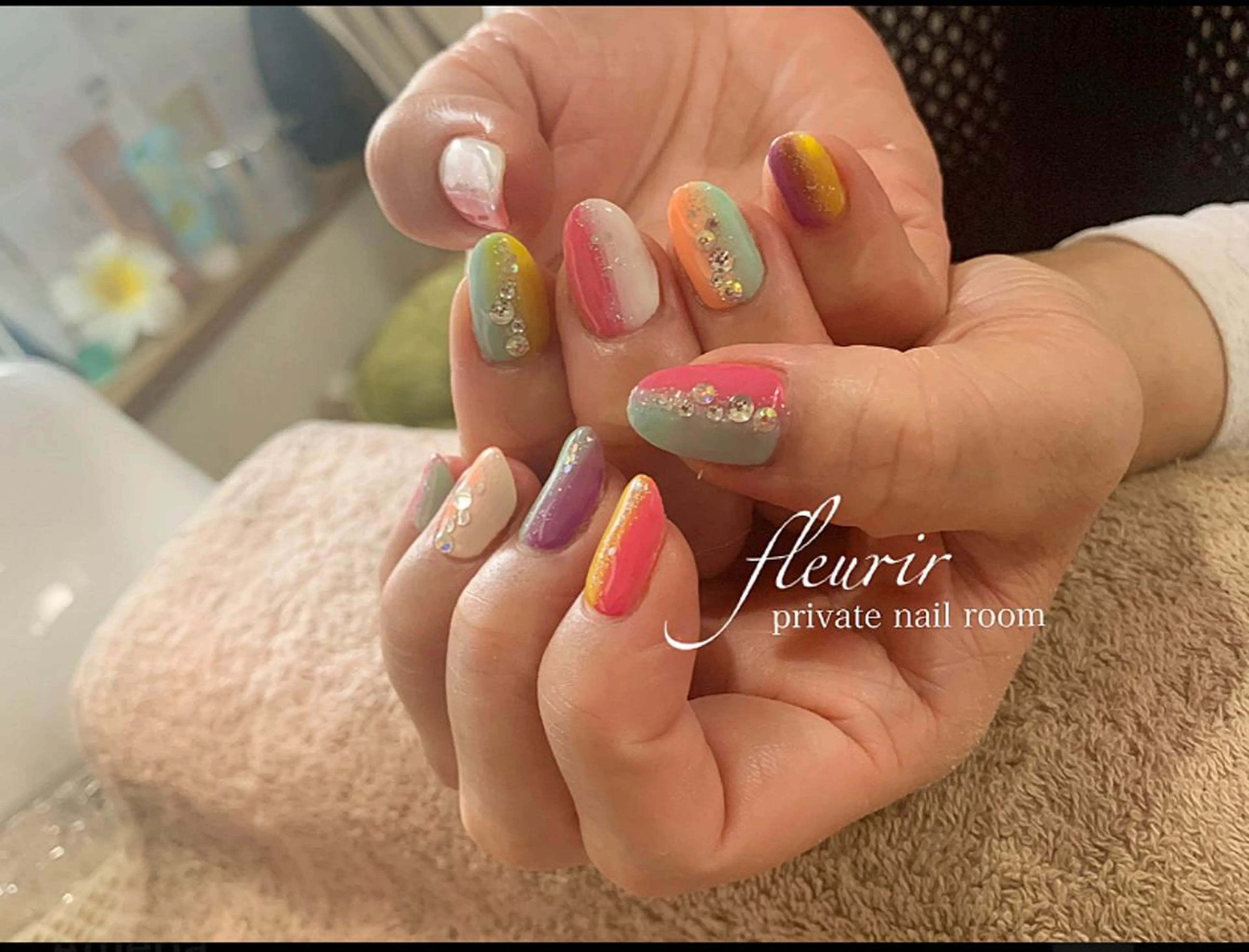 ネイル ストーンネイル フルリール 【プライベートサロンのネイルデザイン