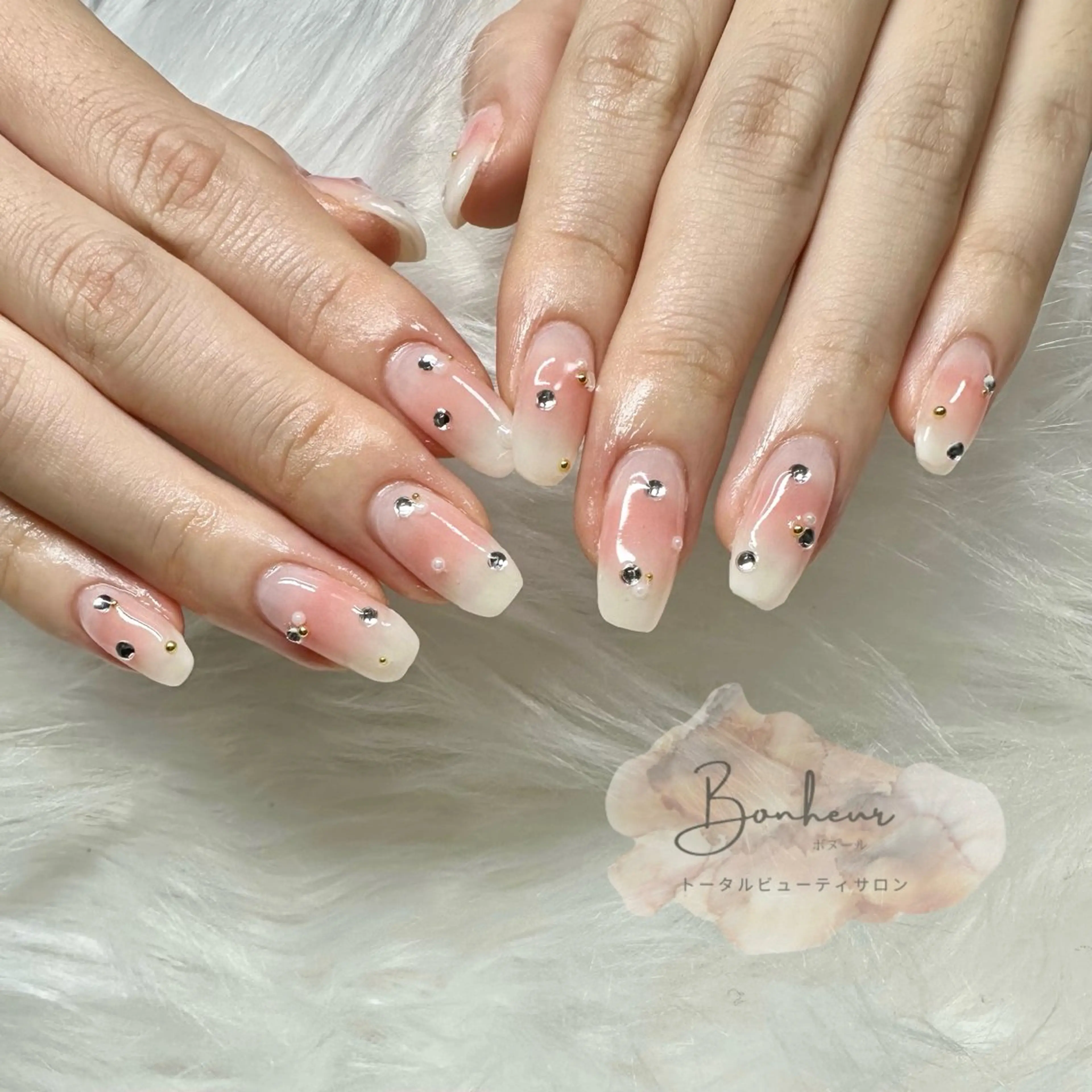 ネイル ハンドネイル Bonheur 【ボヌール】のネイルデザイン