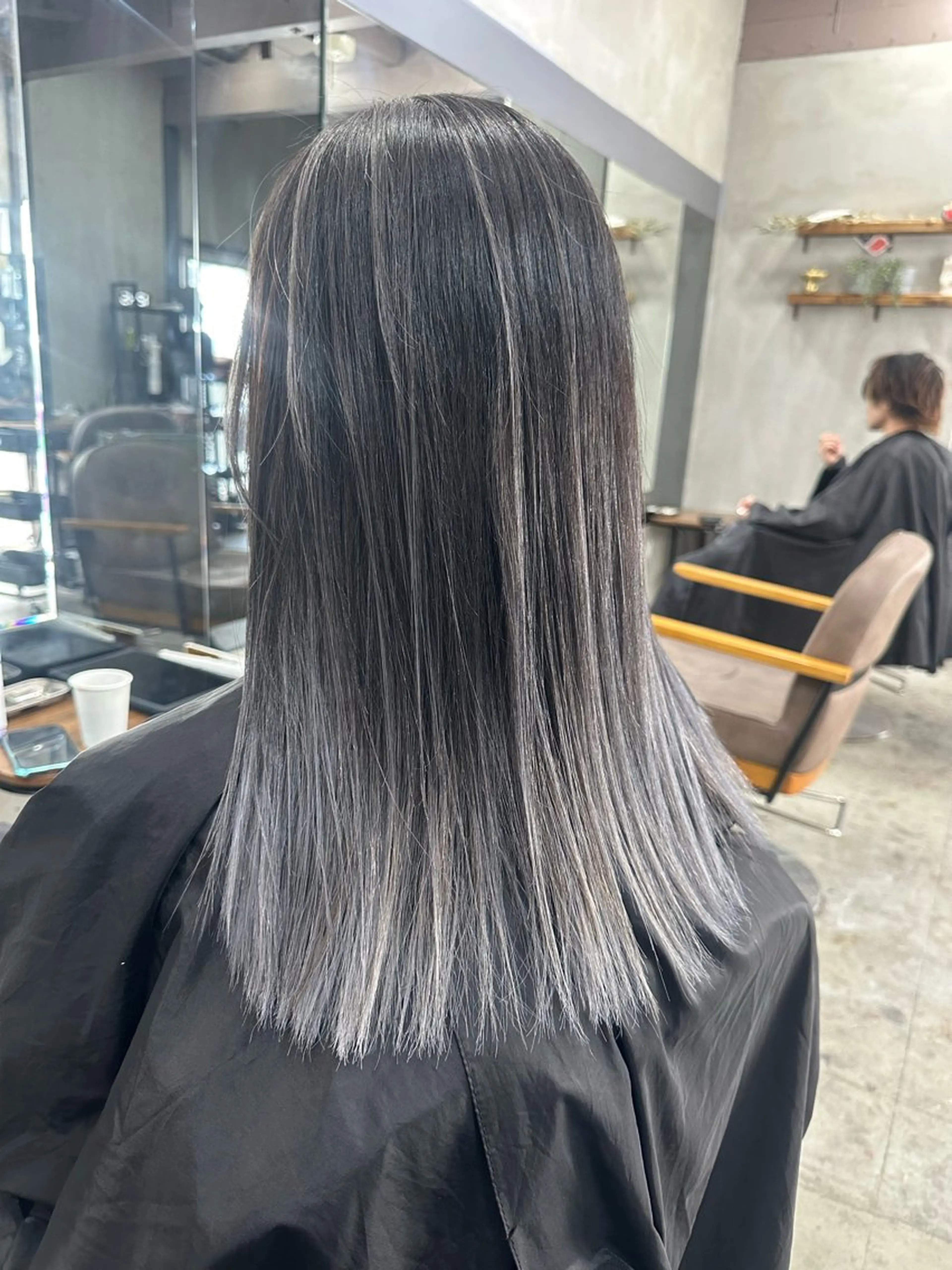 セミロング カラー カット ヘアカラー トリートメント AiM エイム　韓国レイヤーのヘアスタイル