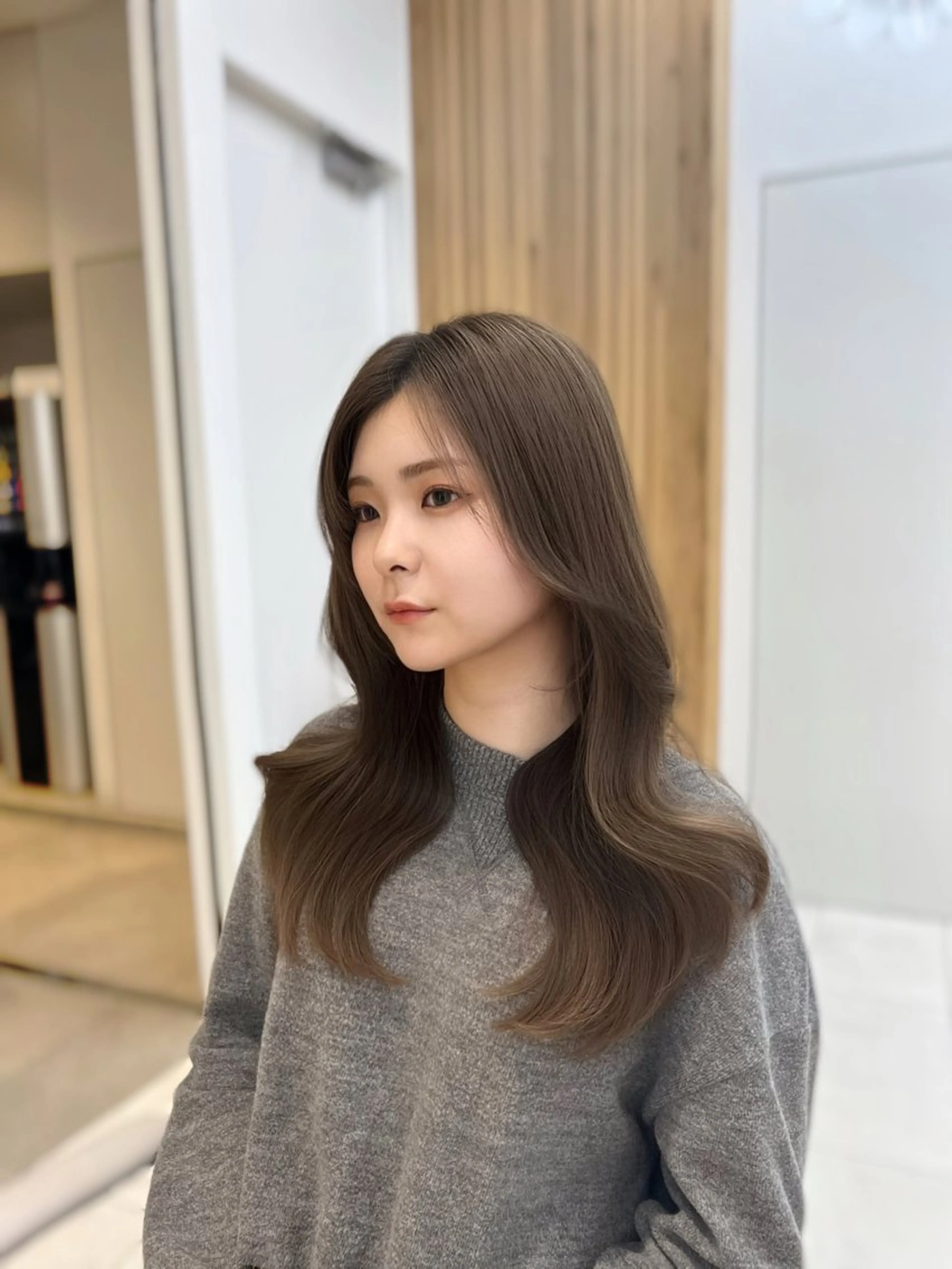 ロング カット ヘアカラー トリートメント レイヤーカット/ 顔まわり/アオイのヘアスタイル