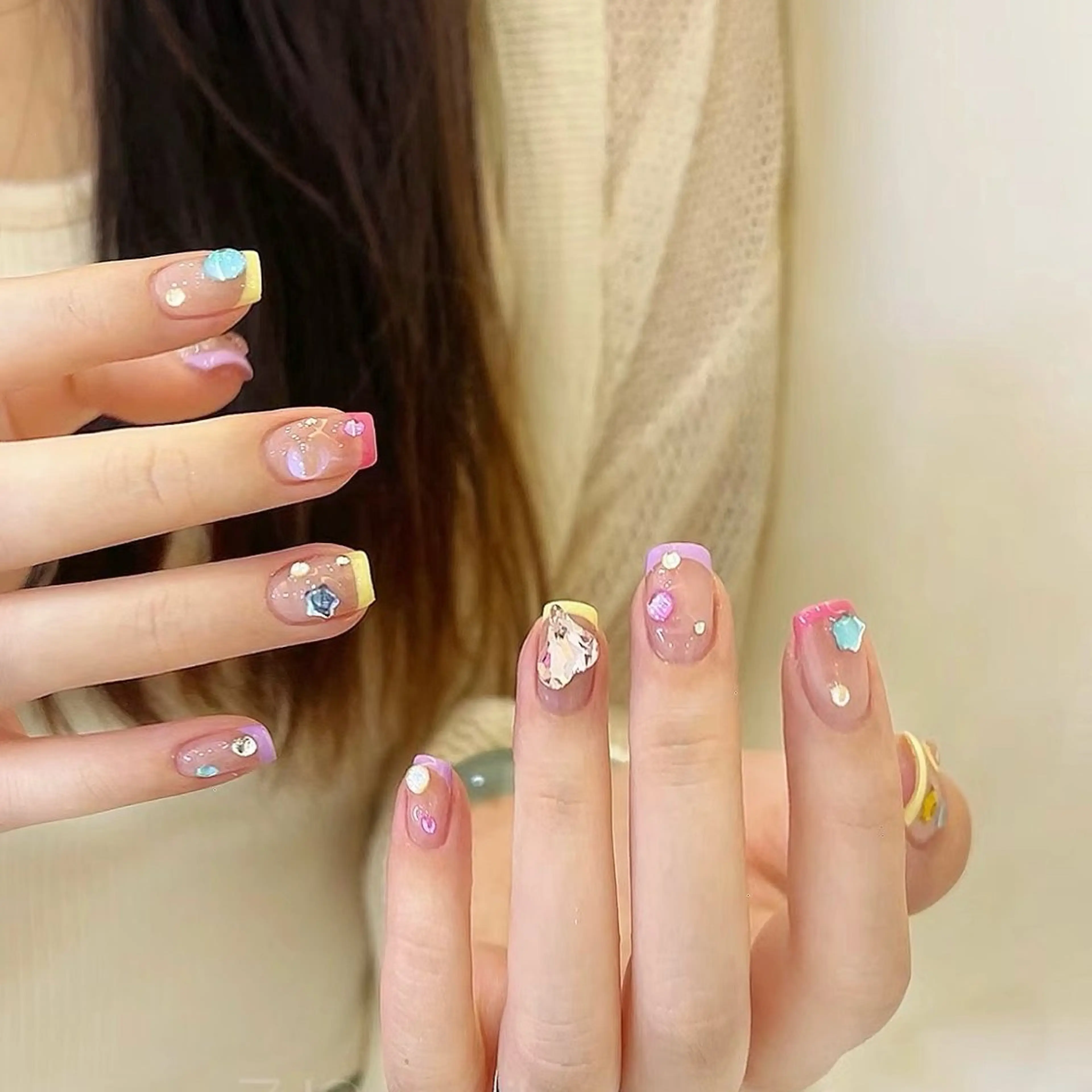 ジェルオフ500円　HANDフレンチ、カラグラ(ベースカラー➕1500)の写真