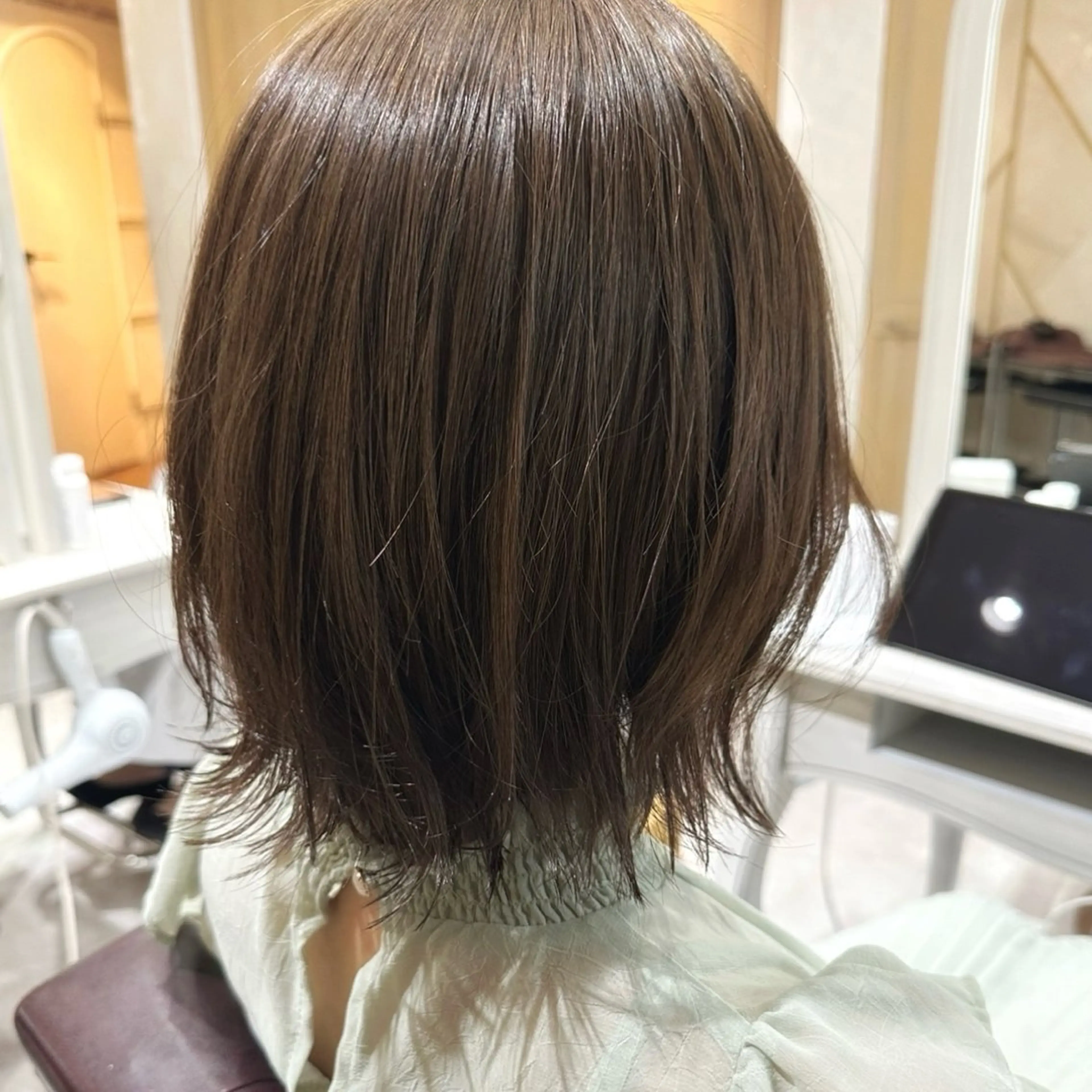ミディアム 切りっぱなしボブ ボブ カット ヘアカラー トリートメント 似合わせヘア/ボブ/ ミディアム/Takaのヘアスタイル