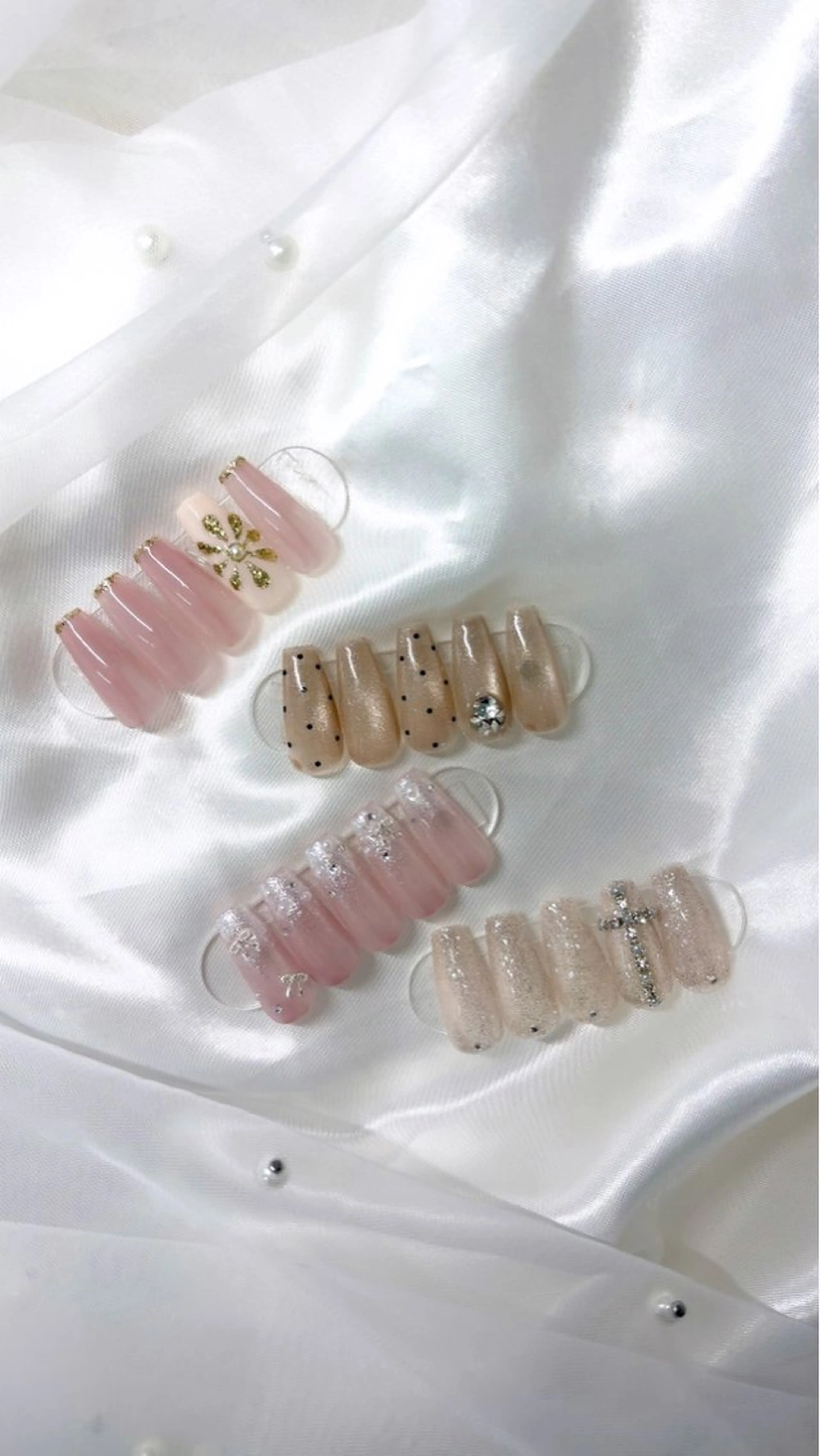 【オフ無】January nail♡✨の写真