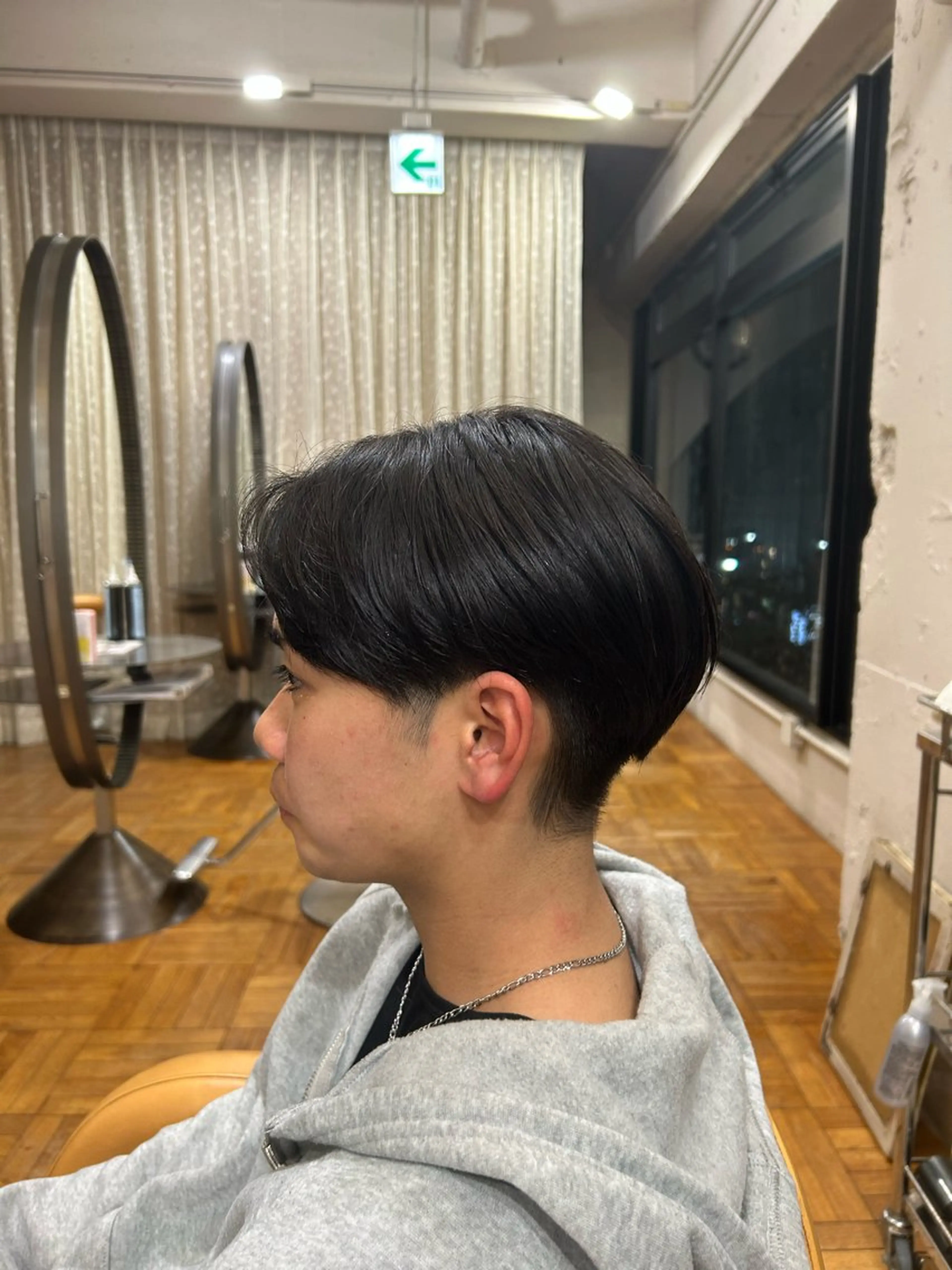 ショート カット ツヤ髪💫髪質改善 透明感カラー仁平創太のヘアスタイル