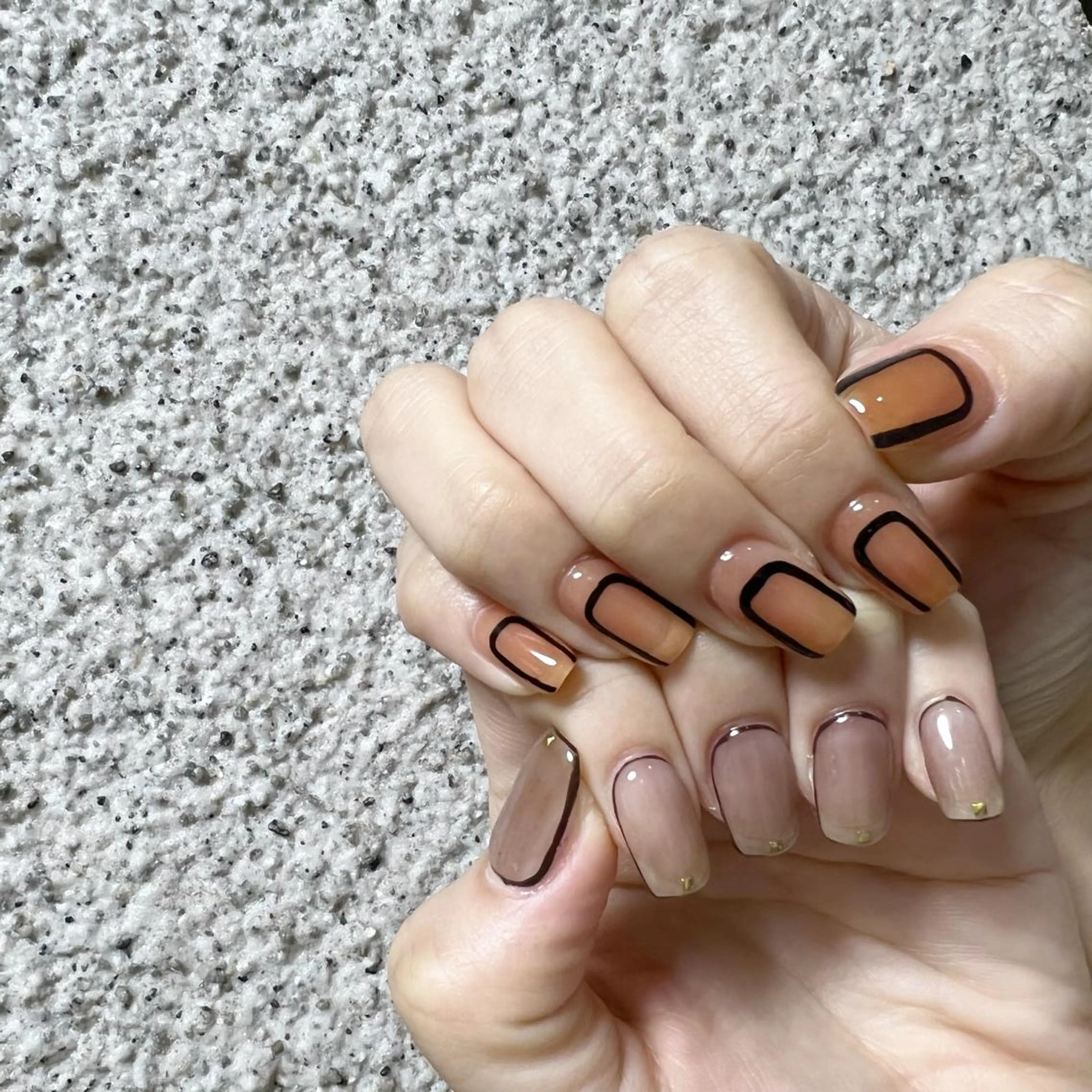 ネイル アニマル柄 アートネイル フレンチネイル ジェルネイル ガラスフレンチ ハンドネイル フットネイル nail salon mieux(ミュー)のネイルデザイン