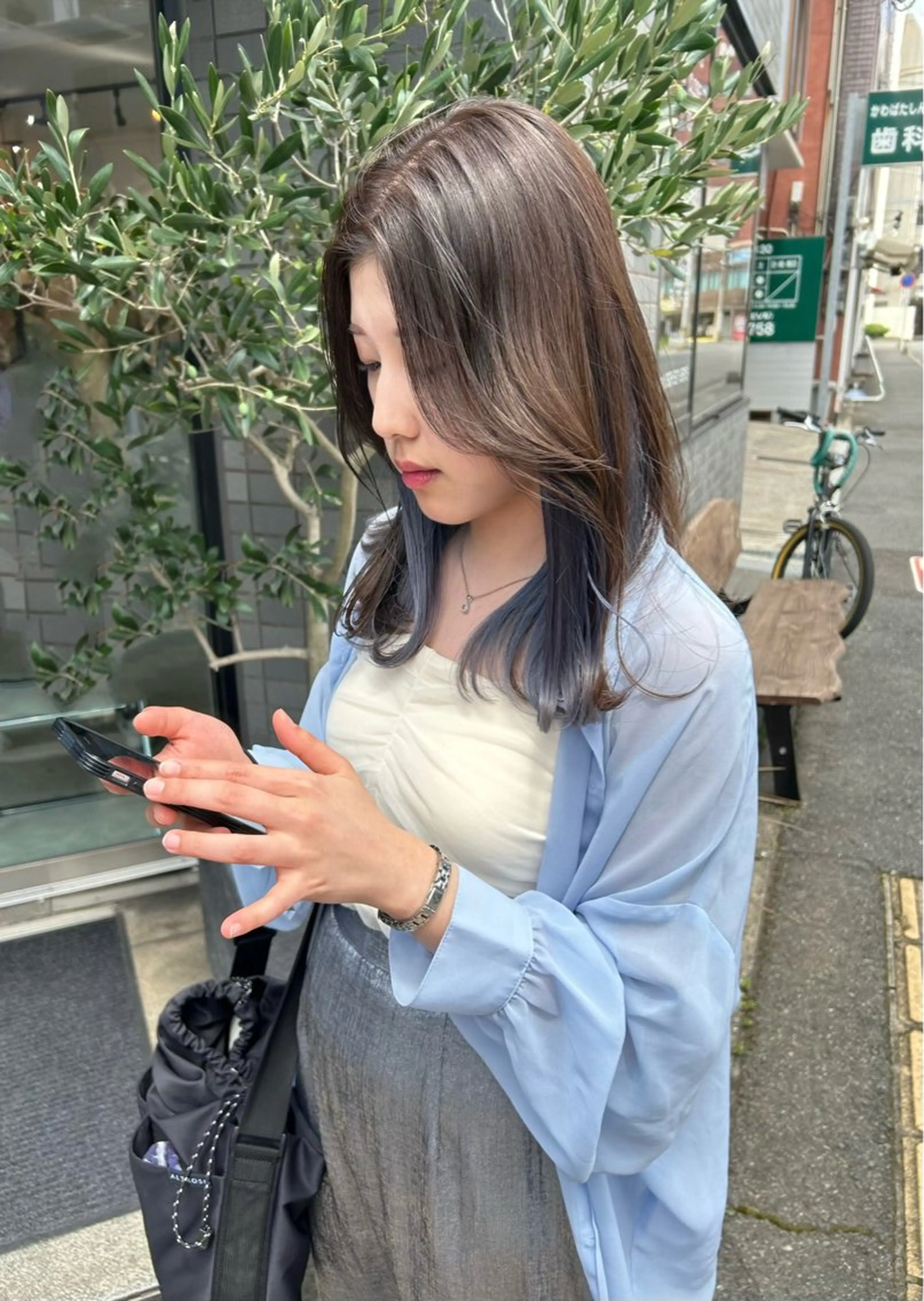 セミロング ヘアカラー トリートメント (𝐡)𝐰𝐢𝐦 𝐲𝐮𝐧𝐚のヘアスタイル