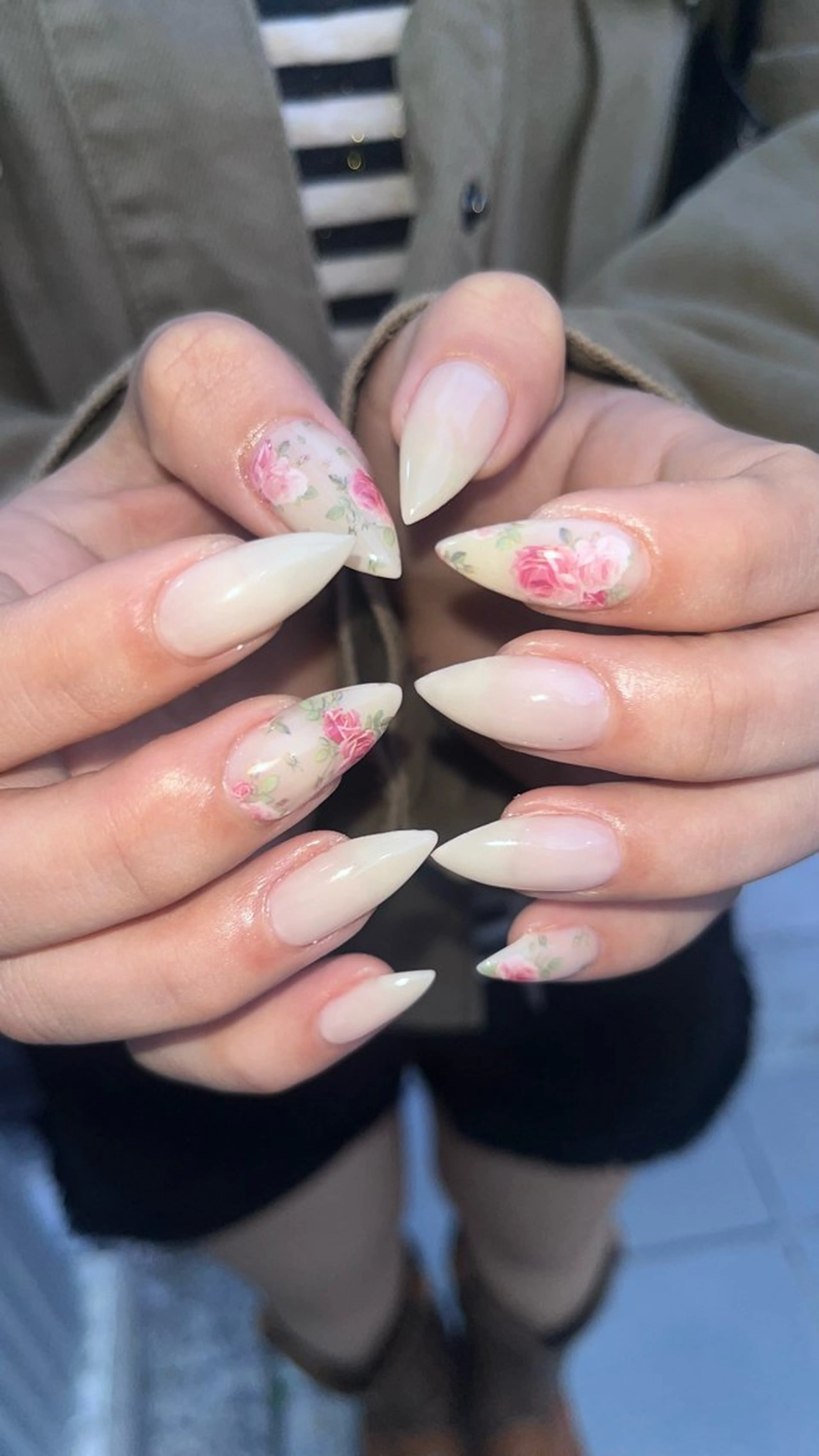 ネイル ハンドネイル Mariris所属・ᗷᗩᑎSᗩ ᑎᗩIᒪ ՏᗩᒪOᑎのネイルデザイン