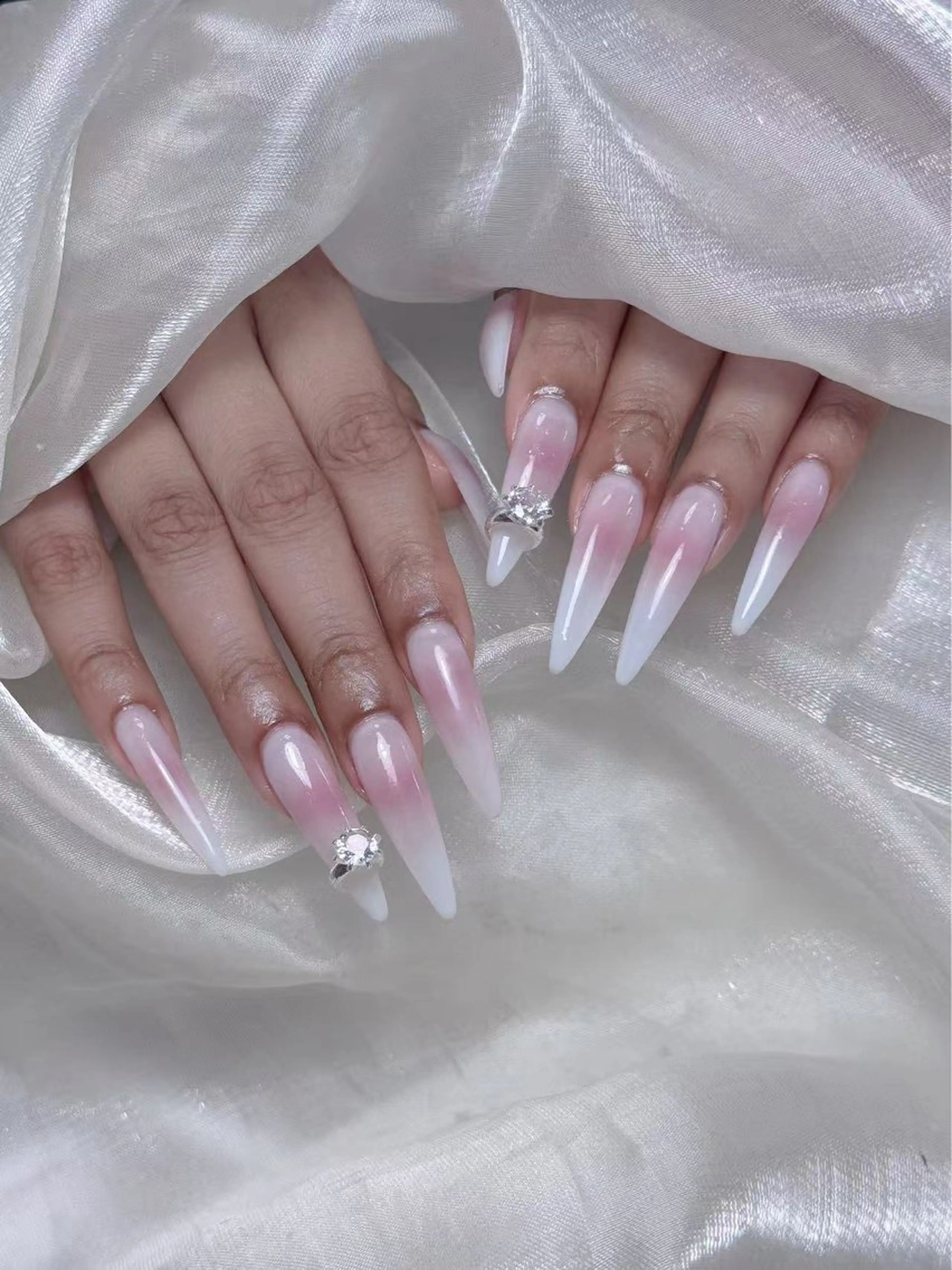 ネイル ハンドネイル Elin Maggieのネイルデザイン