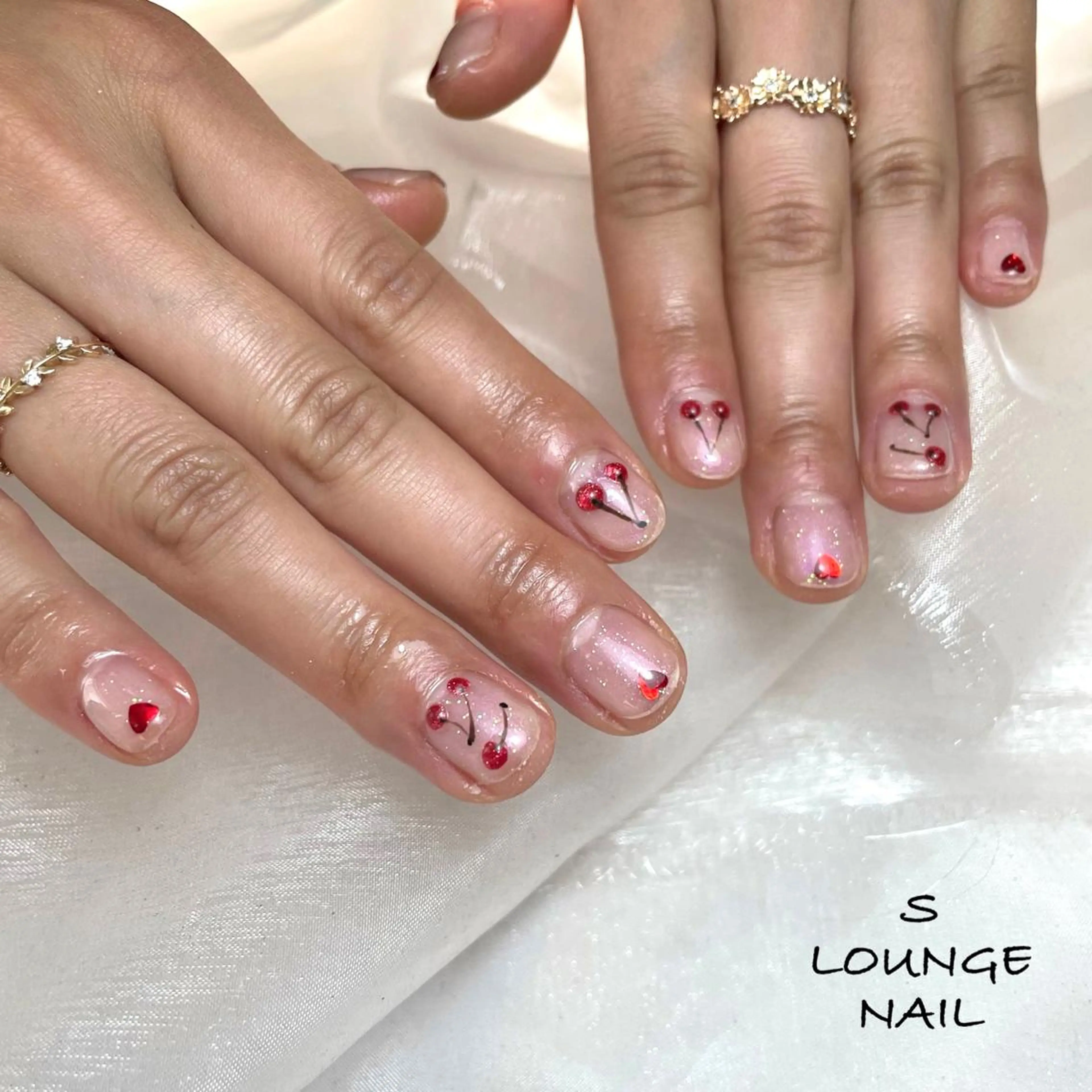ショート S LOUNGE NAIL所属・パーツたくさん🍓 SUMIのネイルデザイン