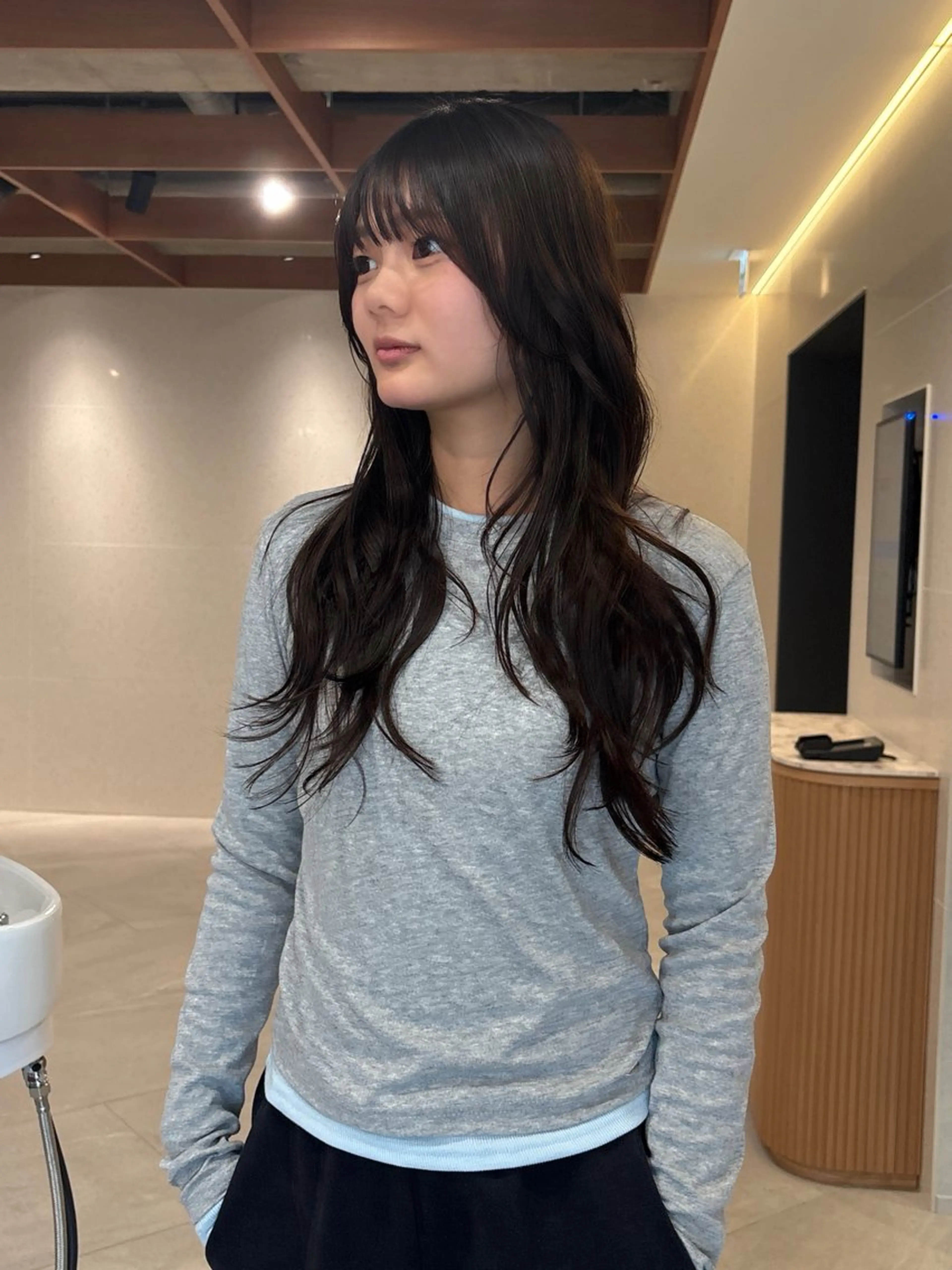 セミロング ハッシュカット 顔タイプ診断®︎ ミルクティーカラーのヘアスタイル