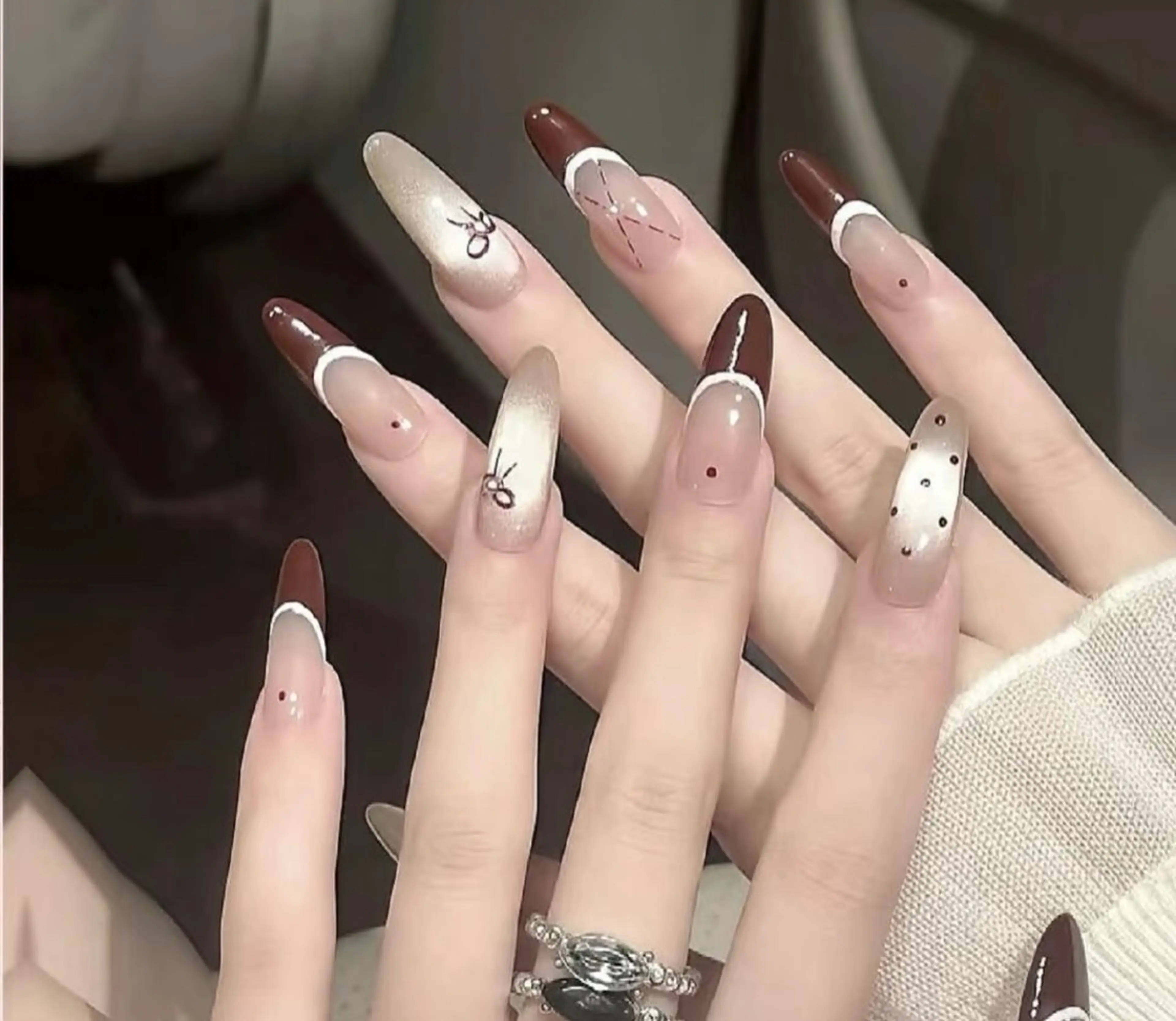 ネイル 高木 維麗絲のネイルデザイン