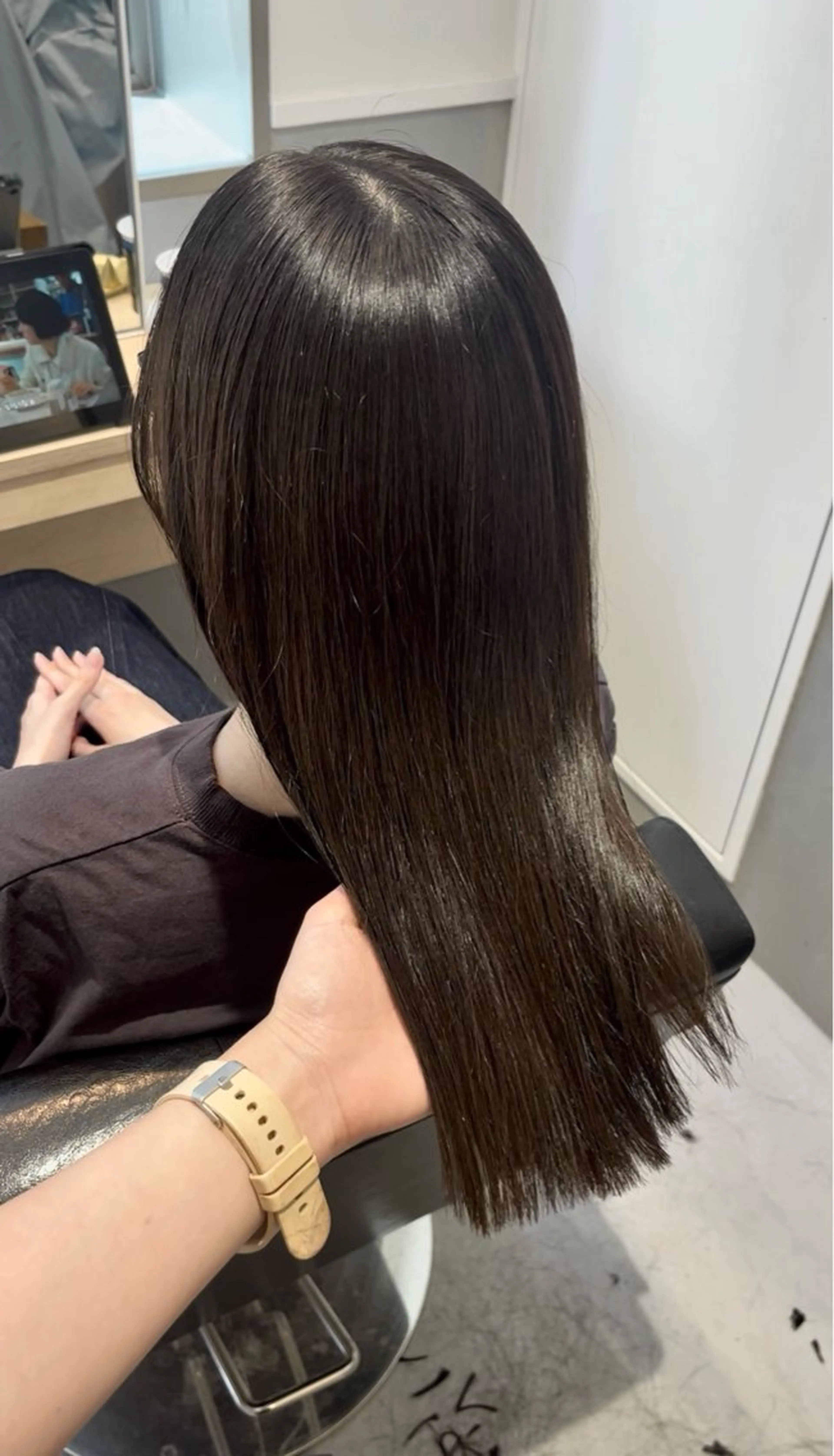 セミロング カラー カット ヘアカラー トリートメント effect横浜所属・切りっぱなしボブ/ 艶カラー/綾莉のヘアスタイル