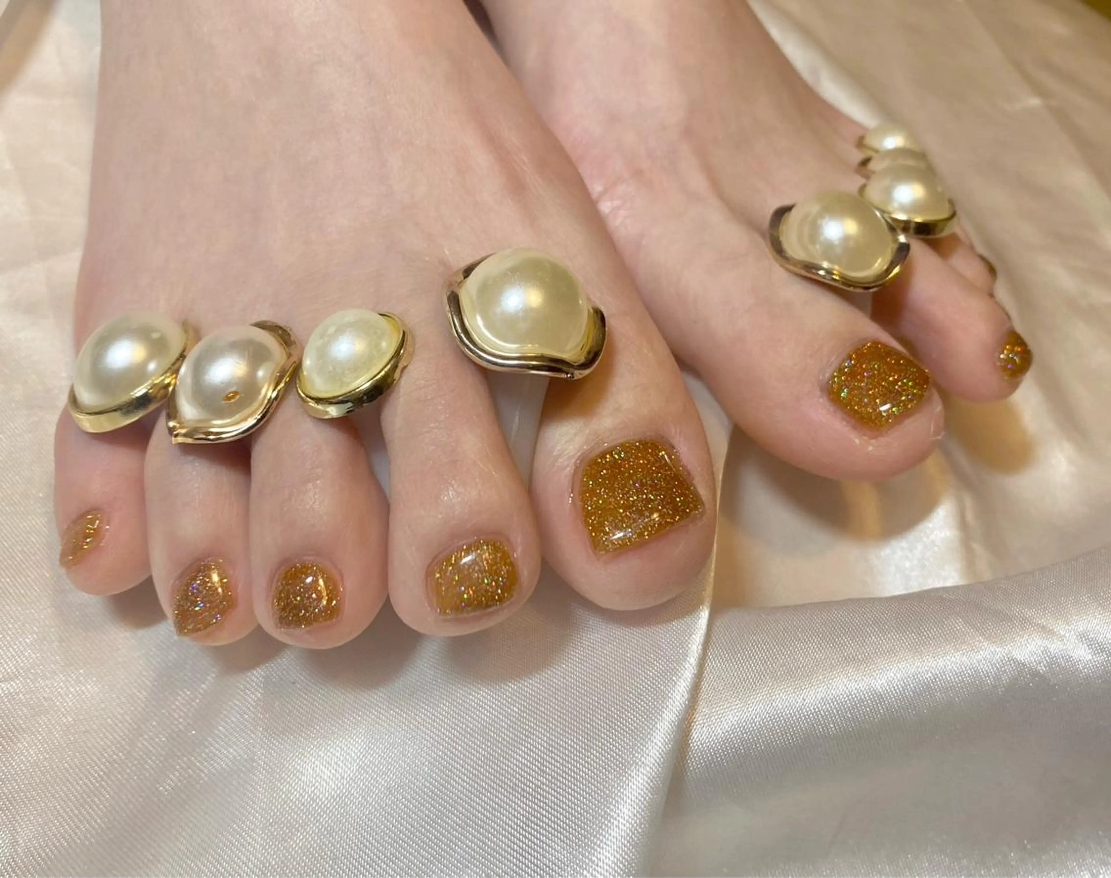 👩‍🎓【学生限定】フットネイル　ラメ・ホロカラー限定(フットバス・ケア込み)の写真