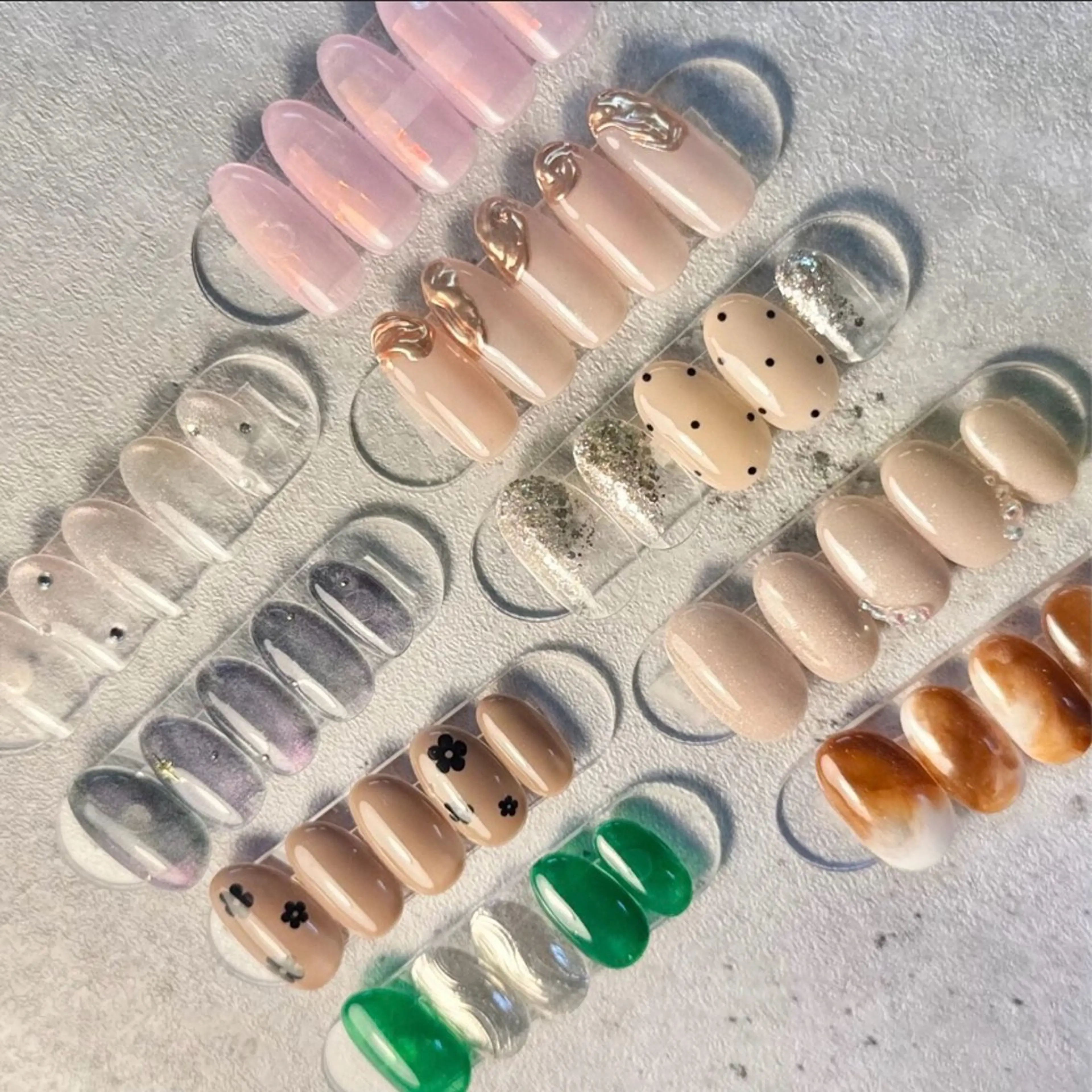 ネイル アートネイル シンプルネイル ハンドネイル Nail salon のらねこ所属・友井川 綾華のネイルデザイン