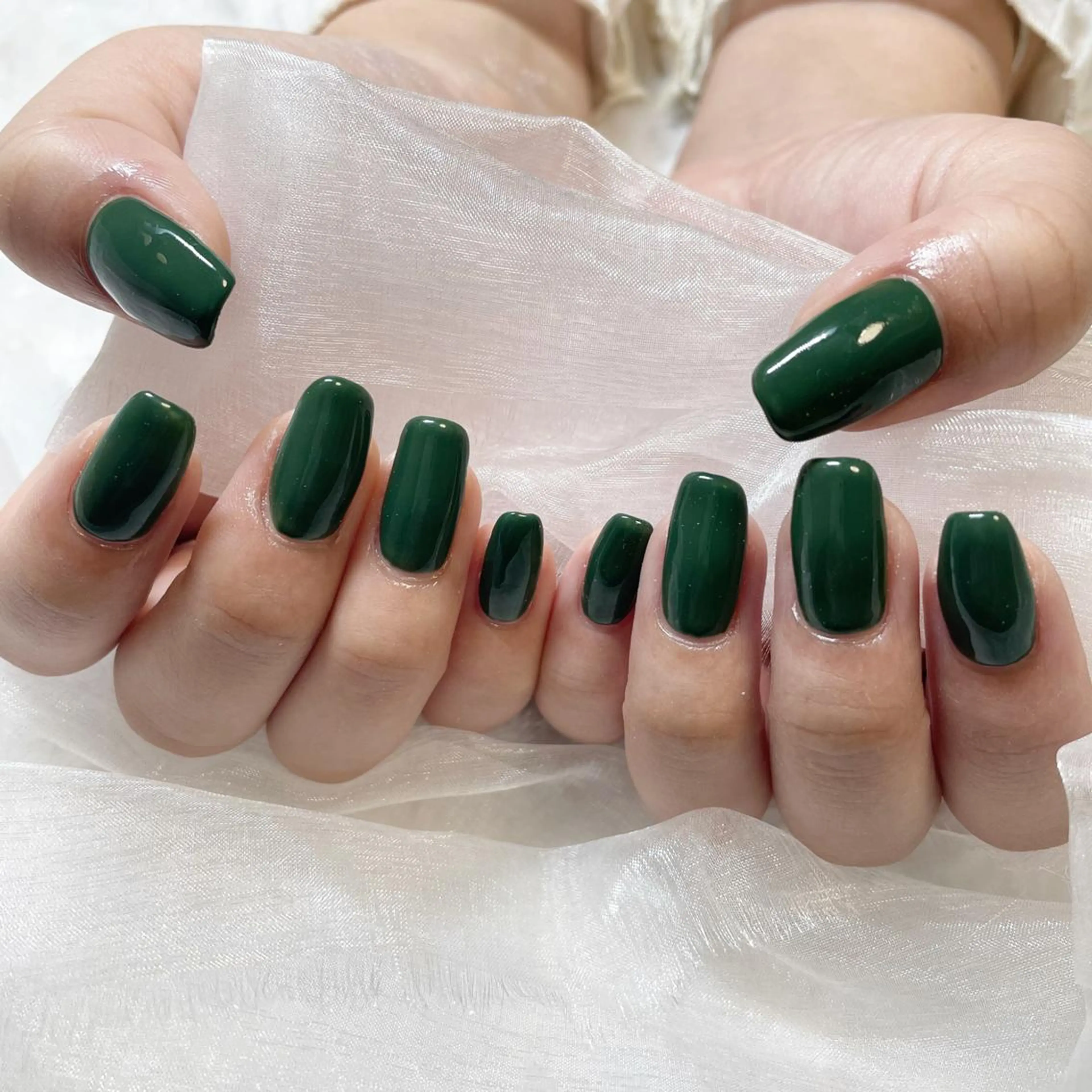 ネイル ジェルネイル グリーン キラキラネイル 韓国ネイル 持ち込み ハンドネイル fiore nail 🦋のネイルデザイン