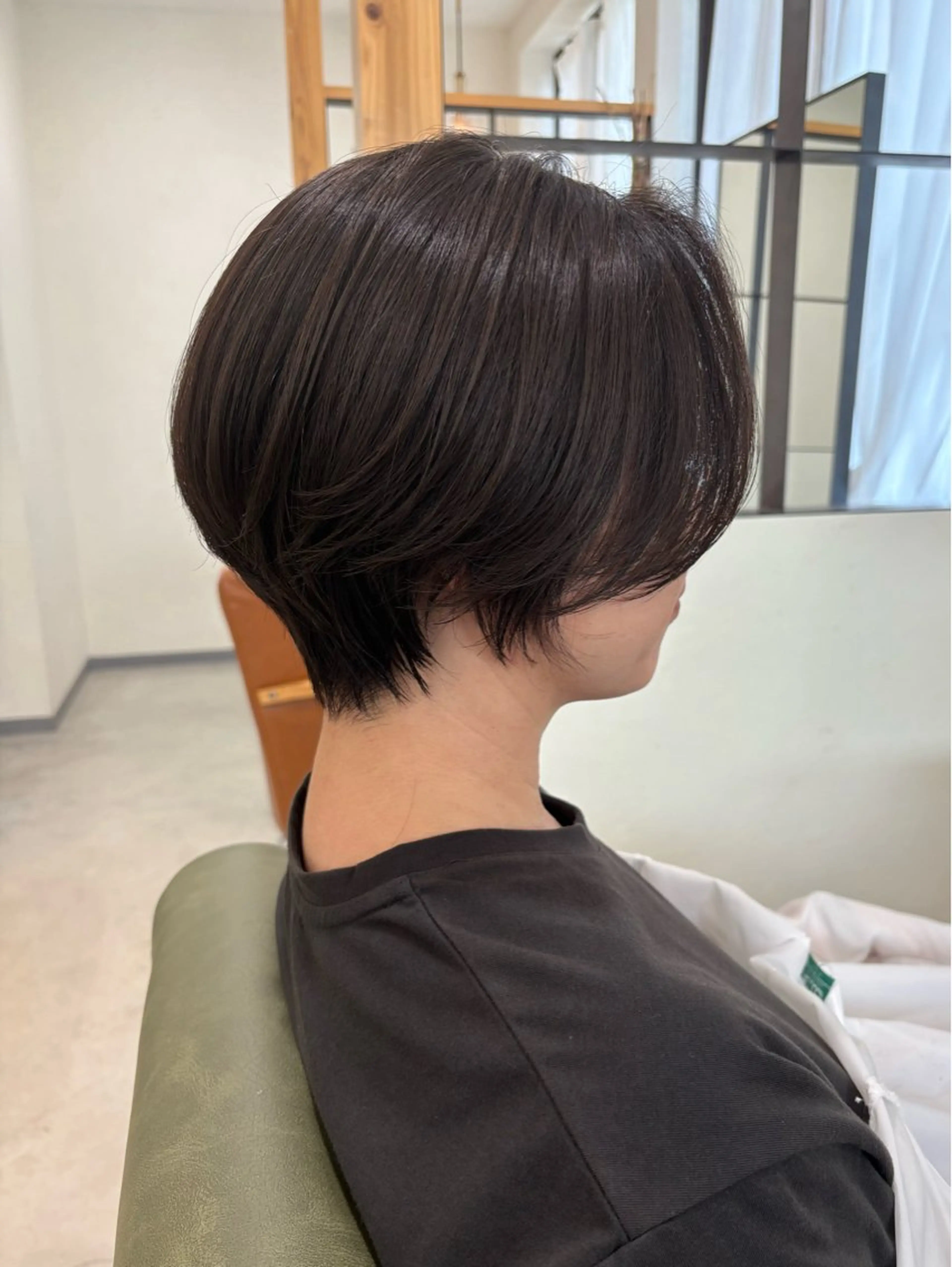 ショート くびれヘア ショートヘア 艶感暖色カラー /透明感/瀬戸山舞のヘアスタイル