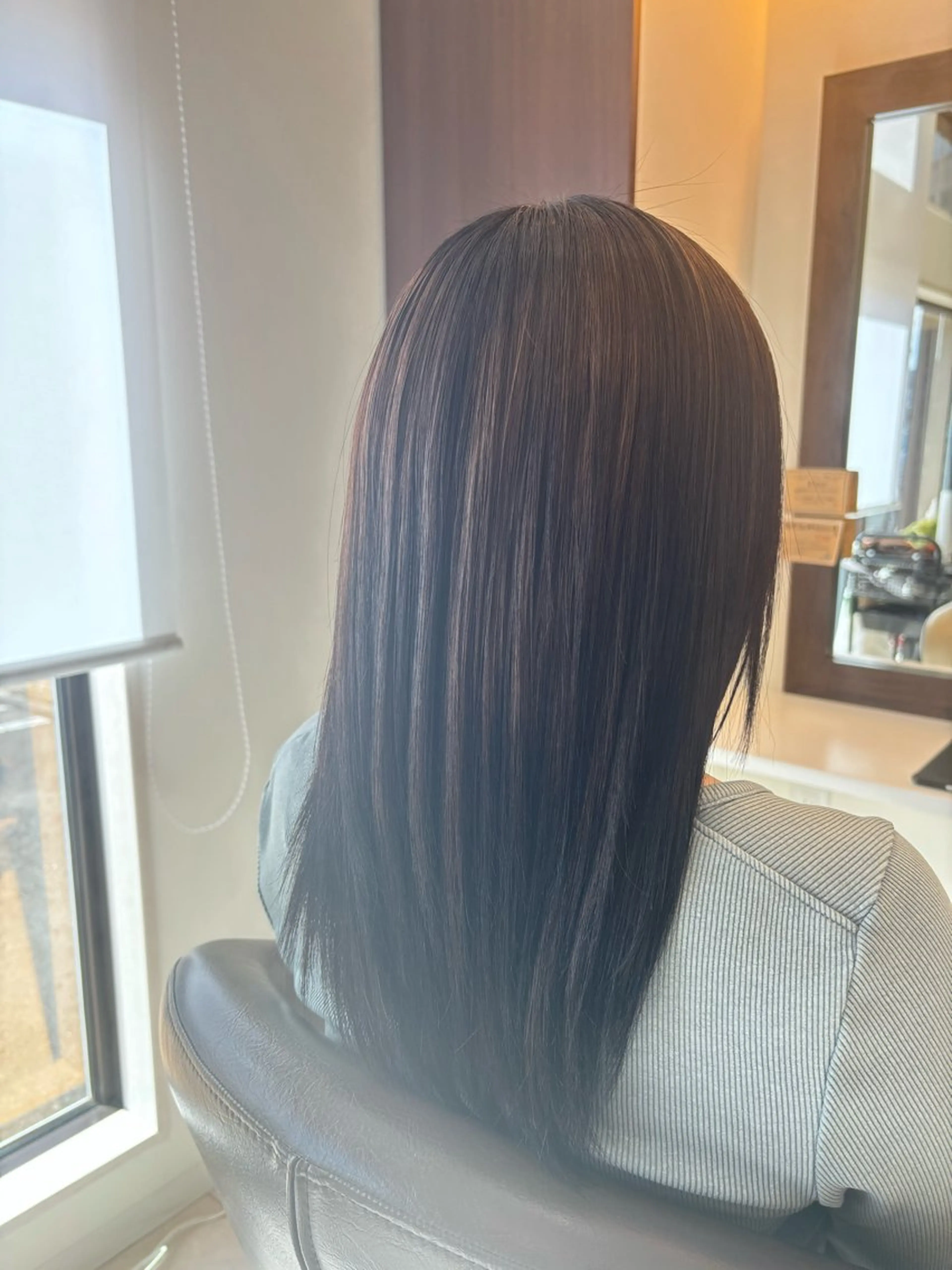 カラー 山本 詩織のヘアスタイル