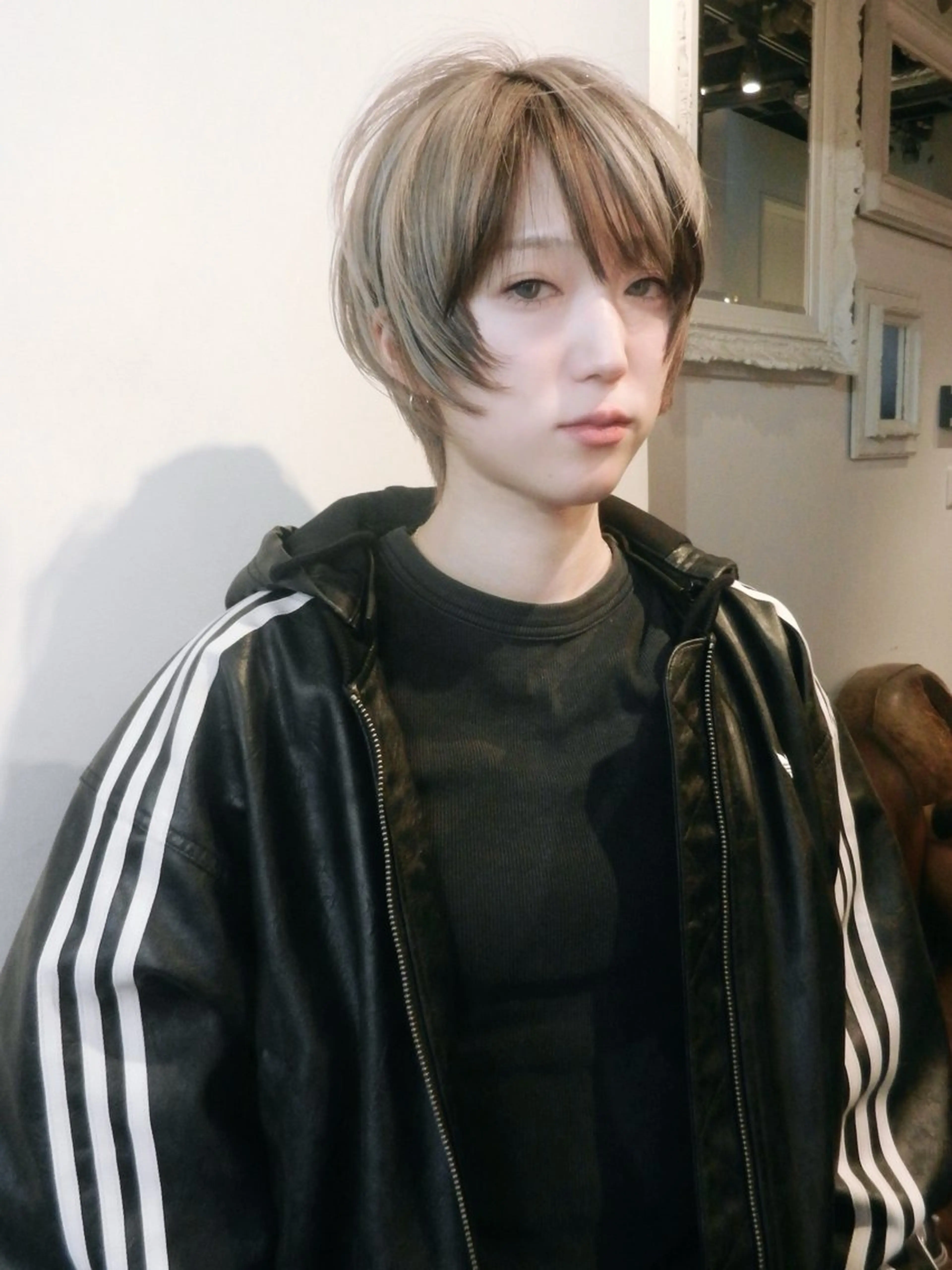 ショート カラー 顔周りカット レイヤーカット ショートヘア ウルフカット 奈良 伶華のヘアスタイル