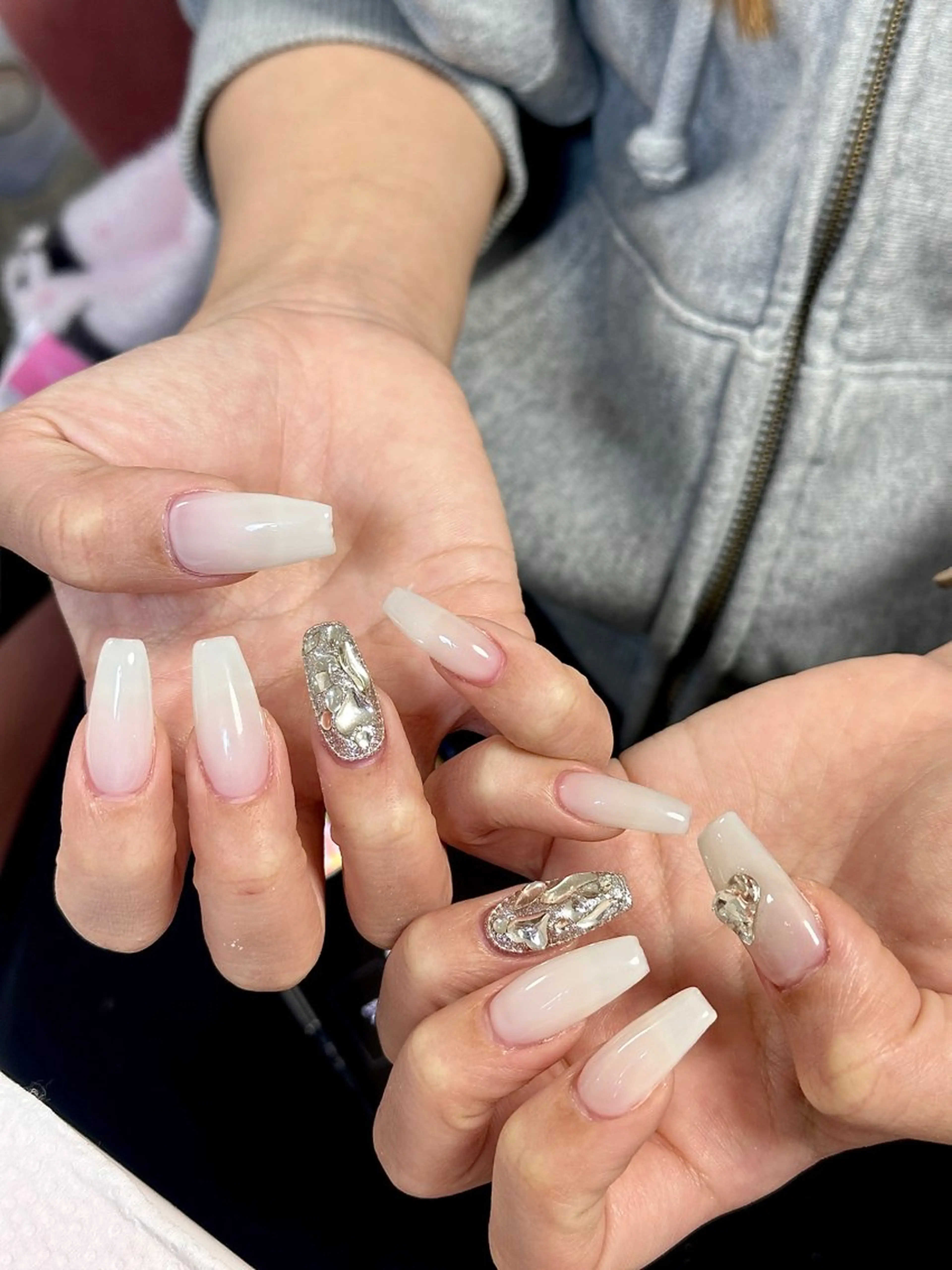 ネイル MoveOn所属・りん ✨のネイルデザイン