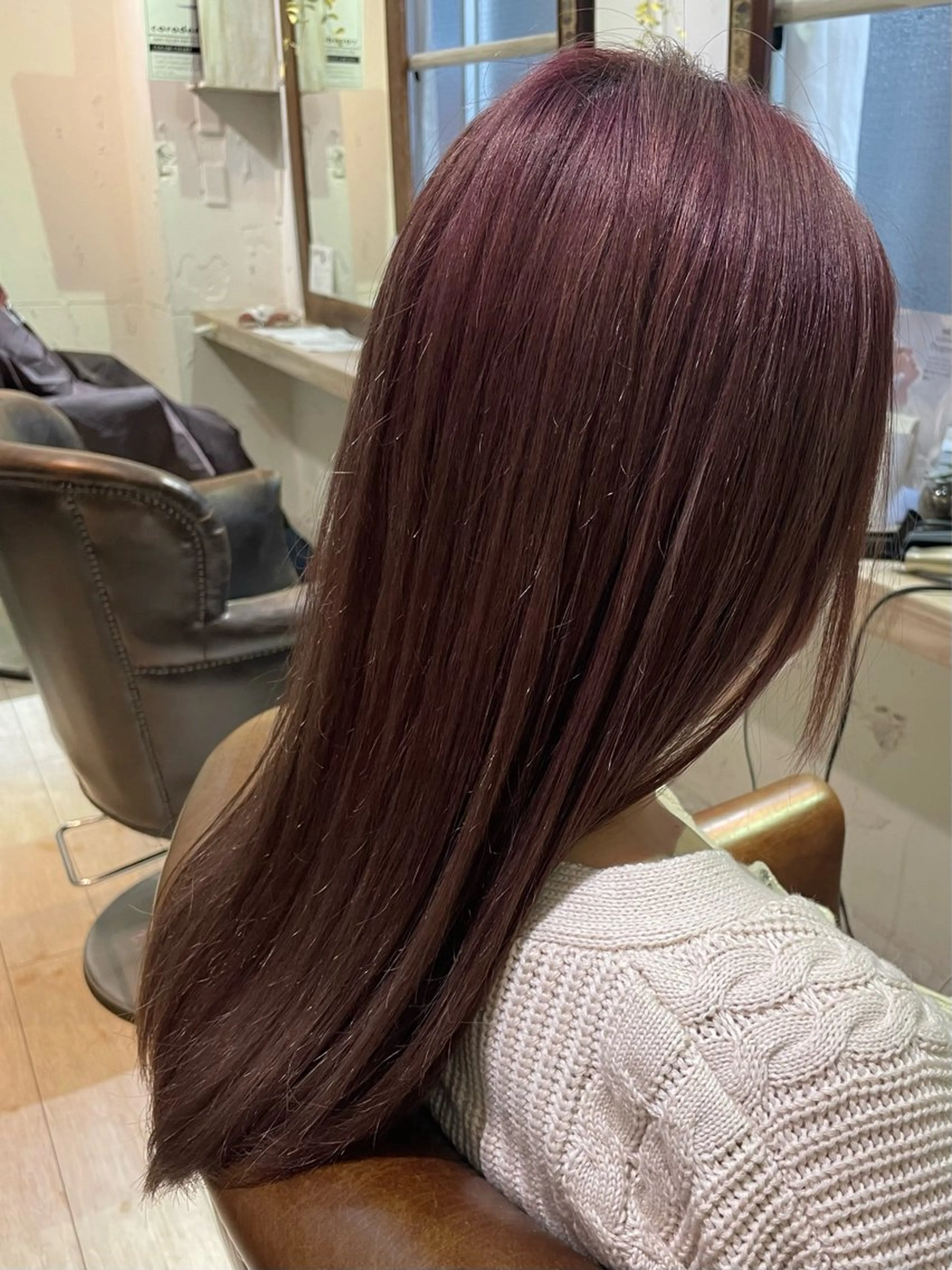 セミロング カラー コヤナギ ラムのヘアスタイル