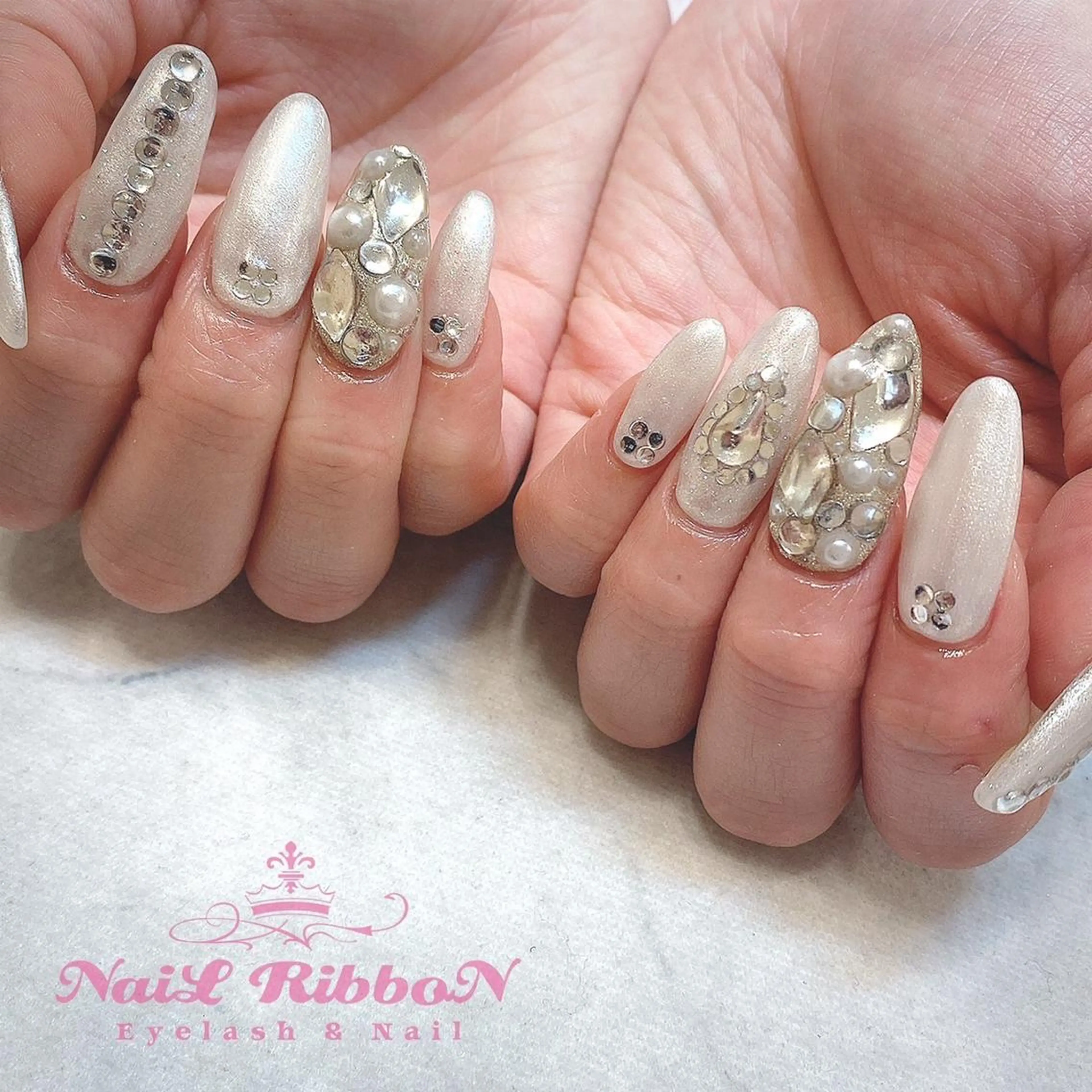 ネイル ネイルリボン 受付スタッフのネイルデザイン