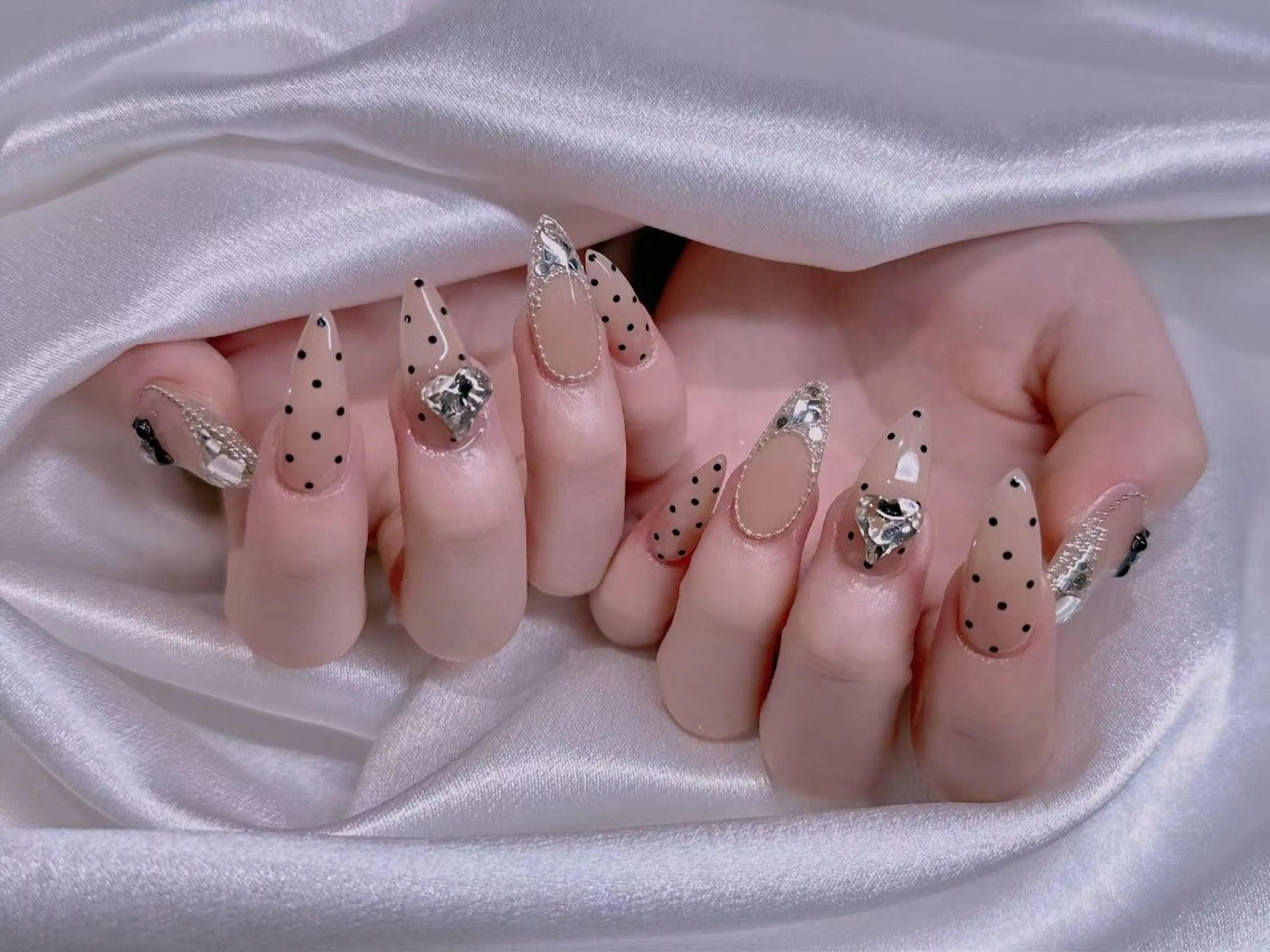 ネイル M2ネイルサロン【長さ出し&フィルイン導入店】所属・長さ出し専門店 RIRIのネイルデザイン