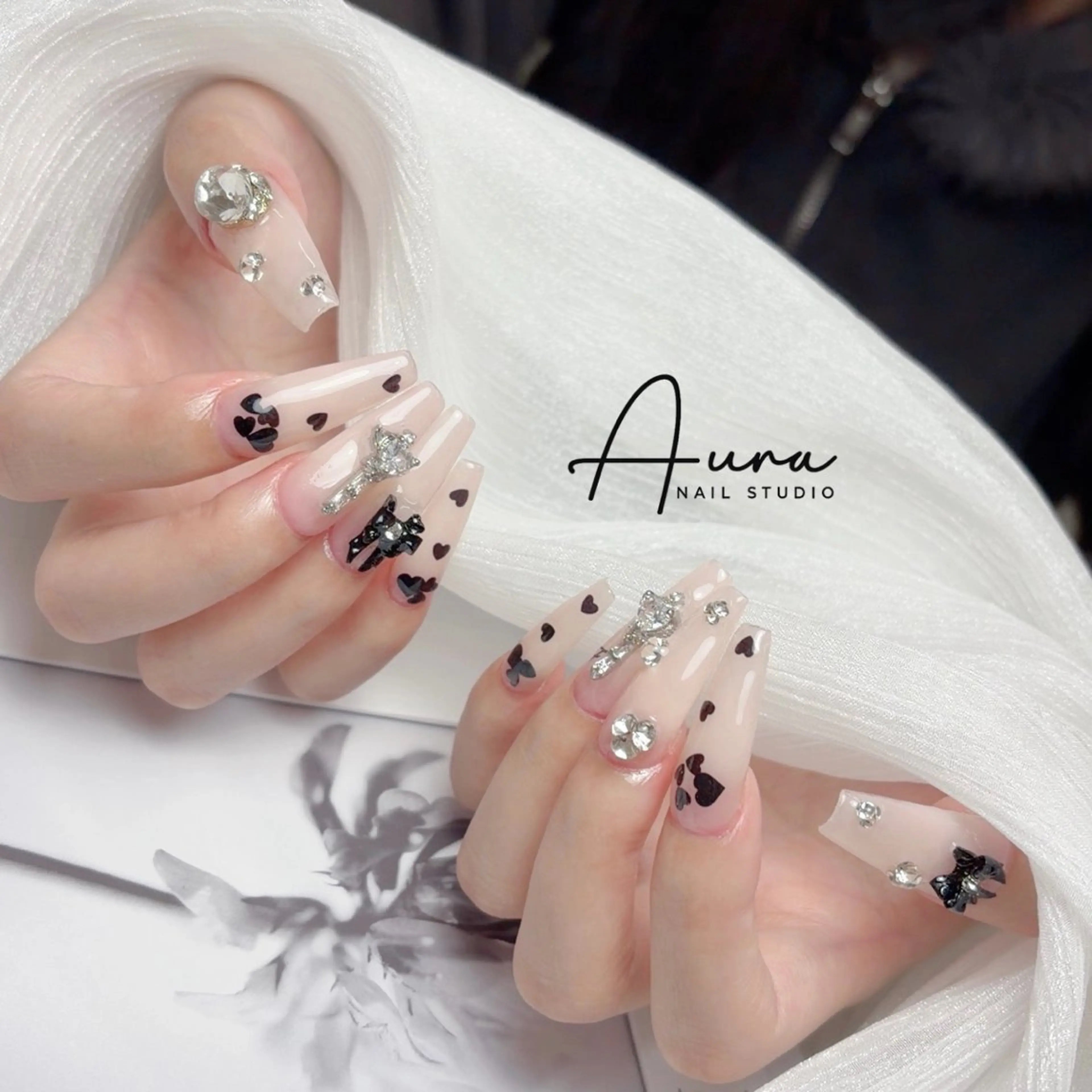 ネイル ハンドネイル Aura Nail Maiのネイルデザイン