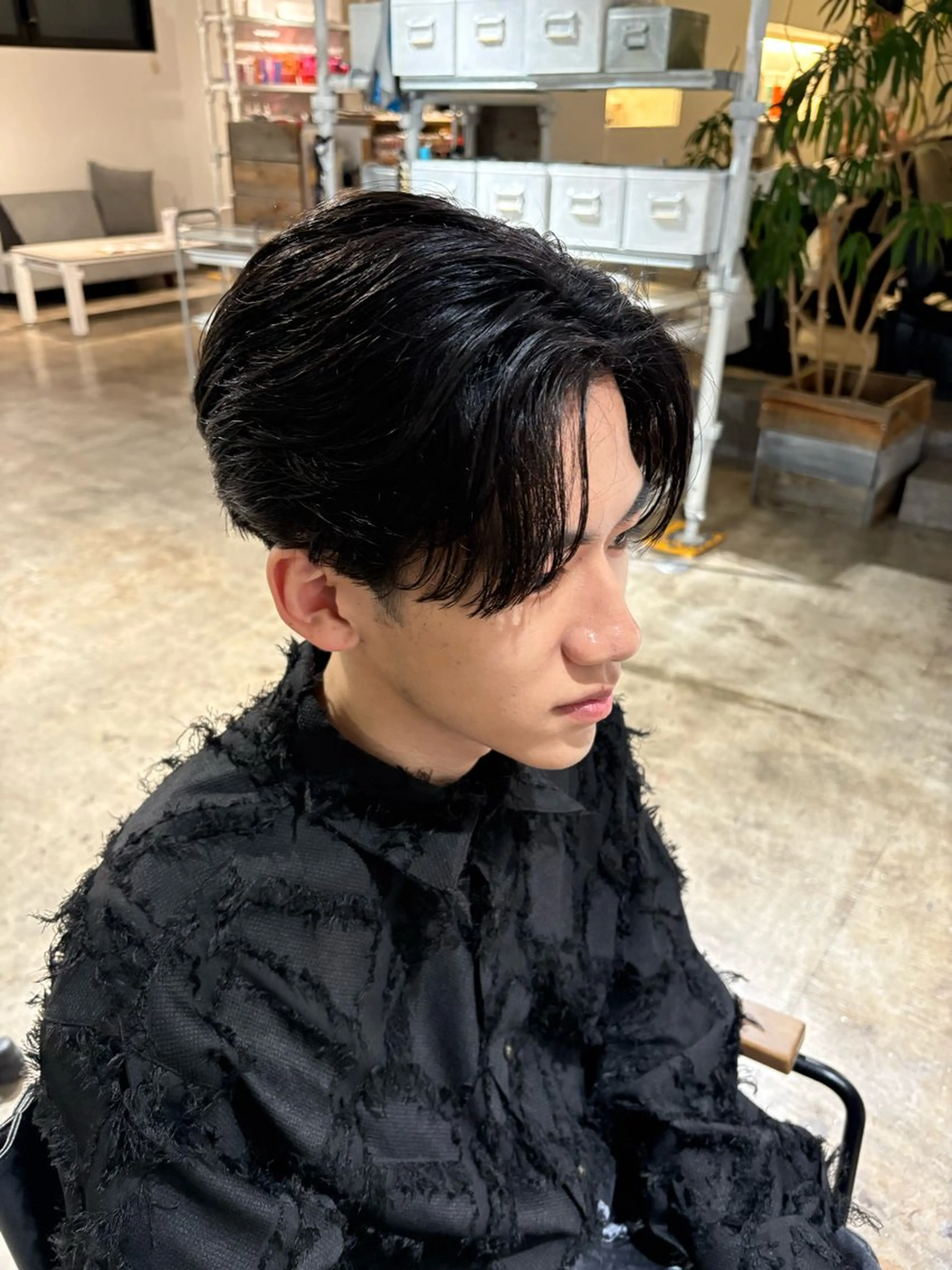 ショート パーマ メンズ センターパート ダウンパーマ フェザーパーマ カルマパーマ メンズ韓国風 カット パーマ トリートメント become men's hair 名駅店所属・名駅/フェザーパーマ 韓国ヘア/森岡のヘアスタイル