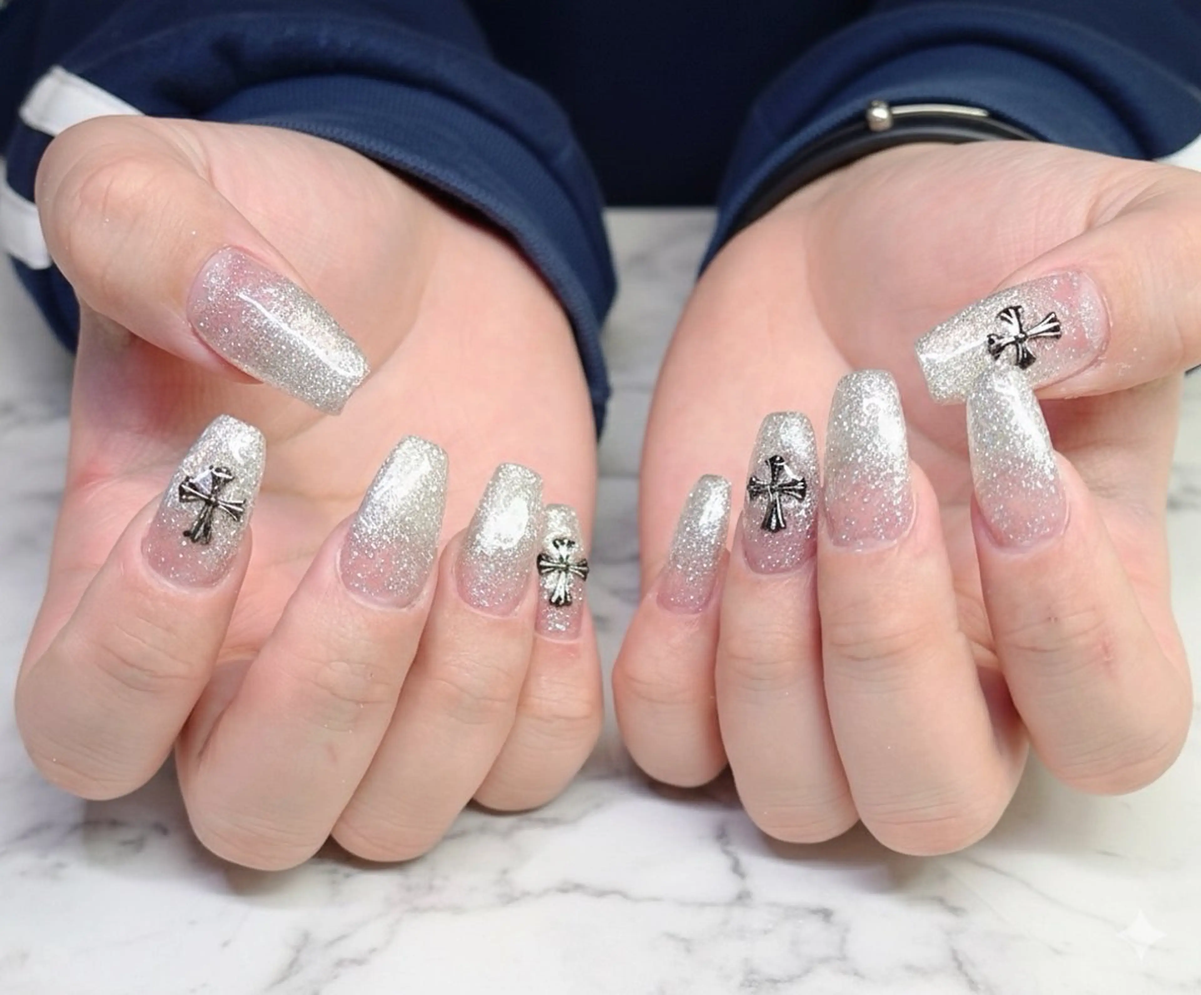 ネイル フレンチネイル ラメ(グリッター) ラメグラデーション マグネットネイル 持ち込み ハンドネイル ティーエヌ 金山駅東口店のネイルデザイン