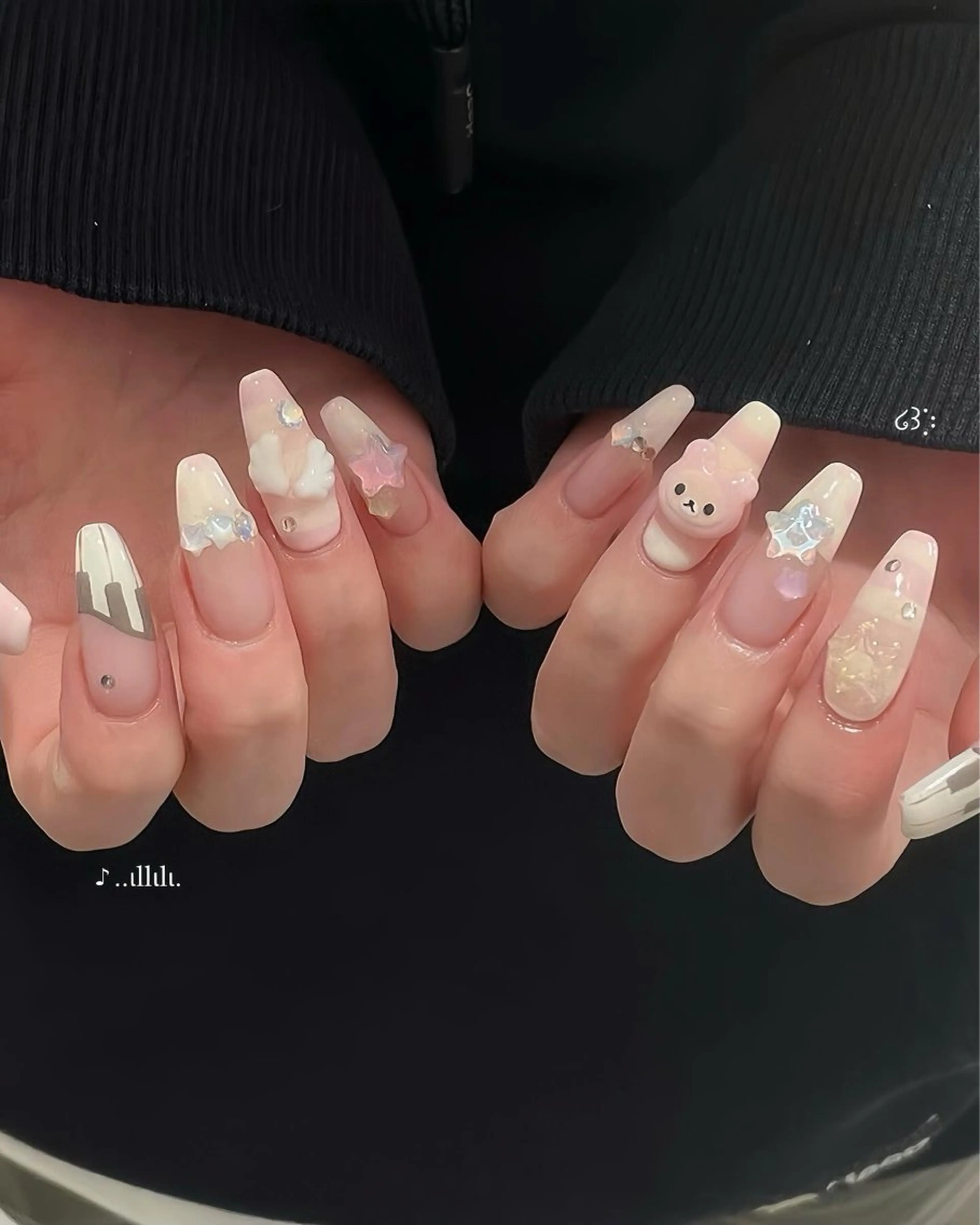 ネイル ハンドネイル MINAMI໒꒱ Y2K、韓国ガーリーのネイルデザイン