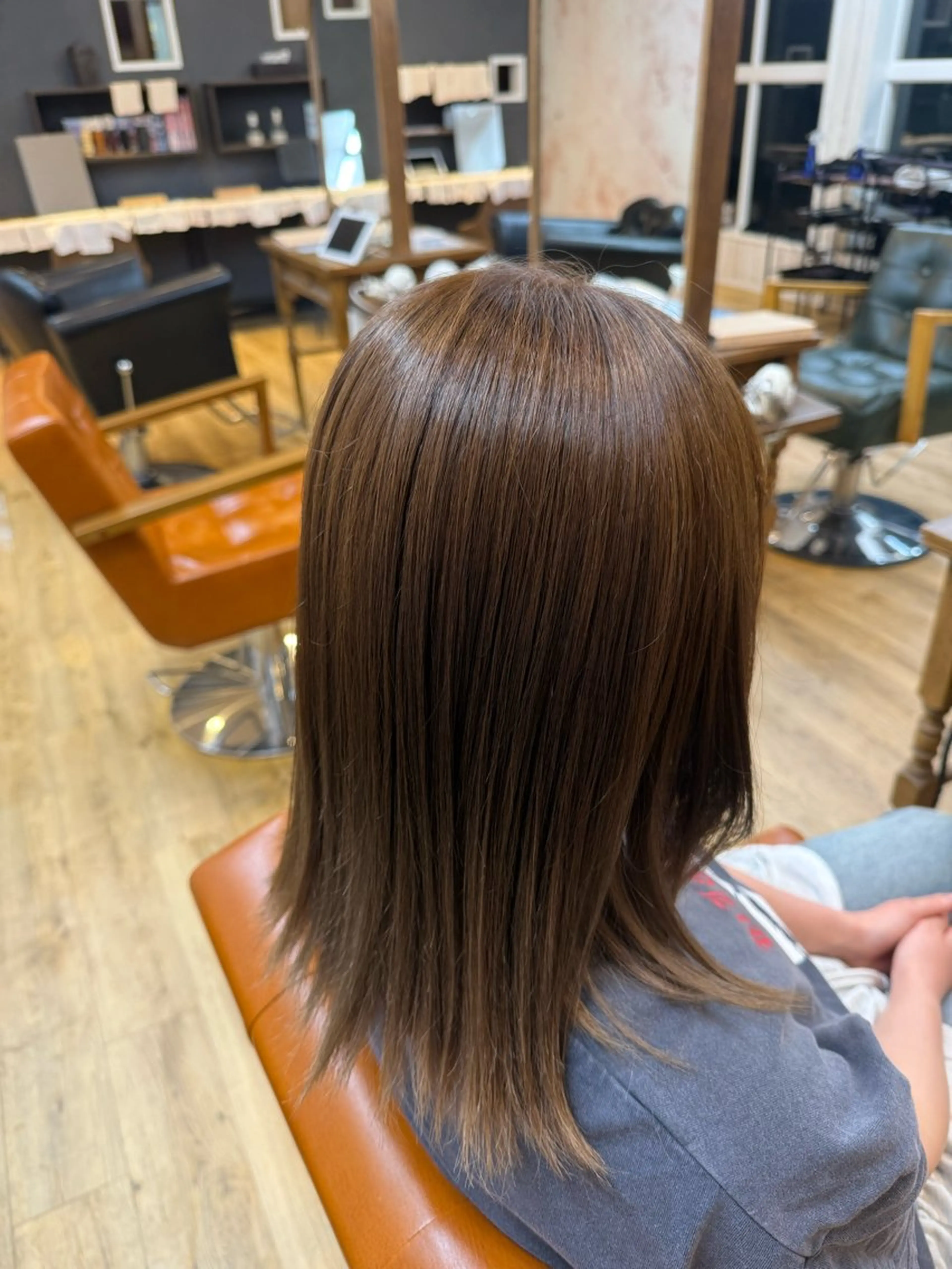 ミディアム カラー 山中 希来のヘアスタイル