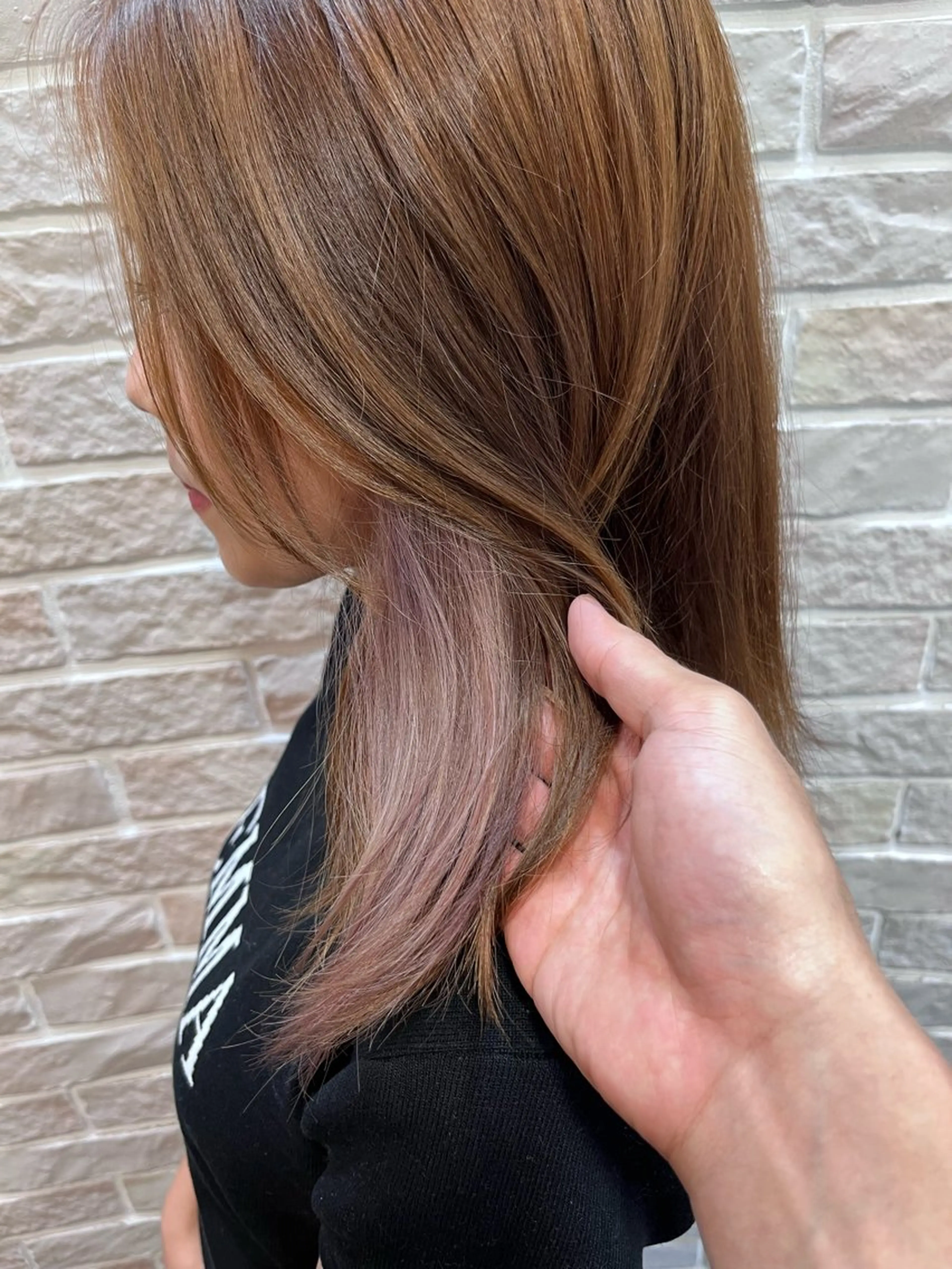 ロング カラー イヤリングカラー ピンクカラー enn.bleach by t.a.g所属・SHUNTA /ブリーチ/レイヤーのヘアスタイル