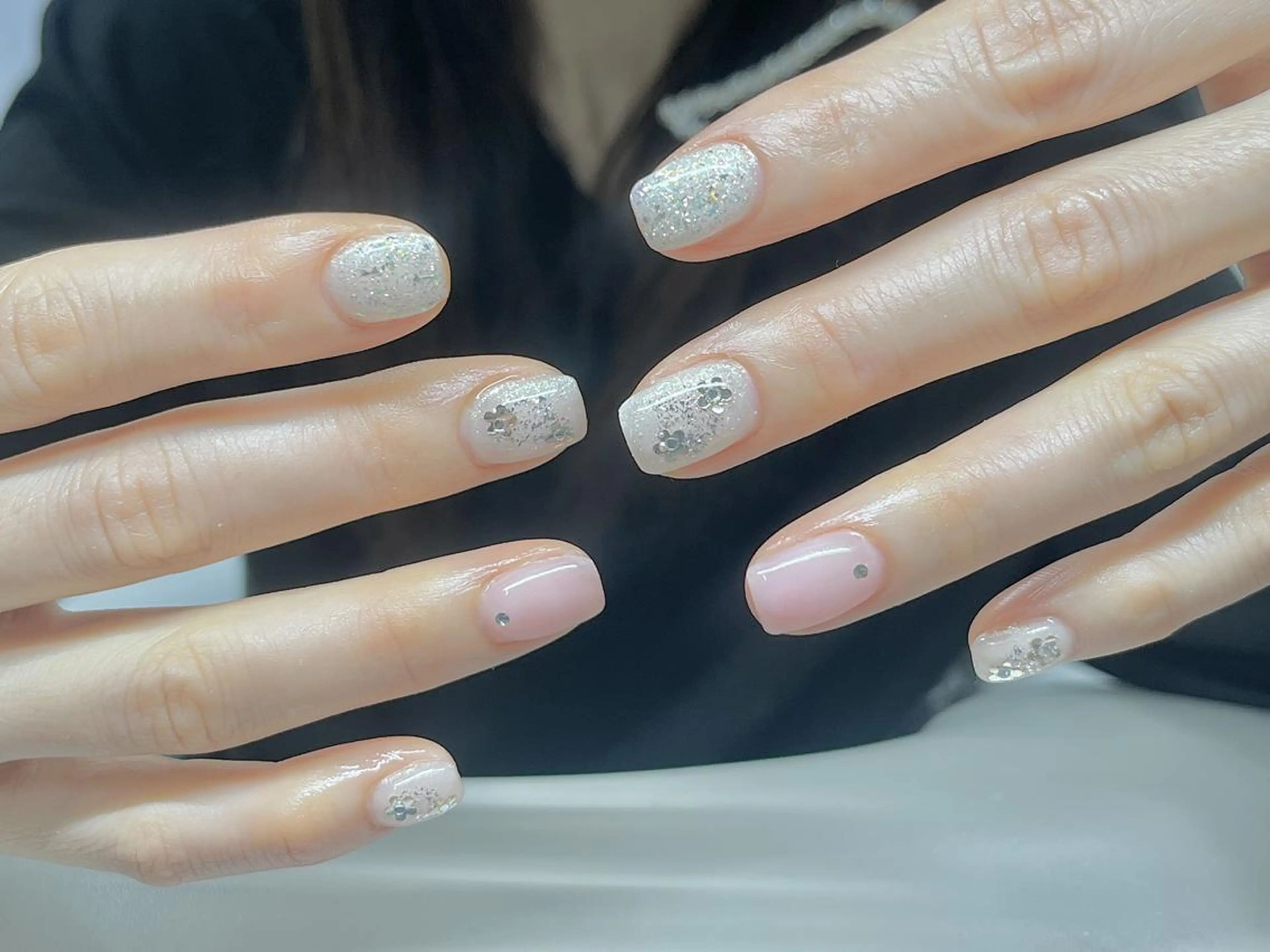 ネイル 長さ出し ジェルネイル 韓国ネイル ラメ(グリッター) ラメグラデーション ダイ ゲンゲンのネイルデザイン