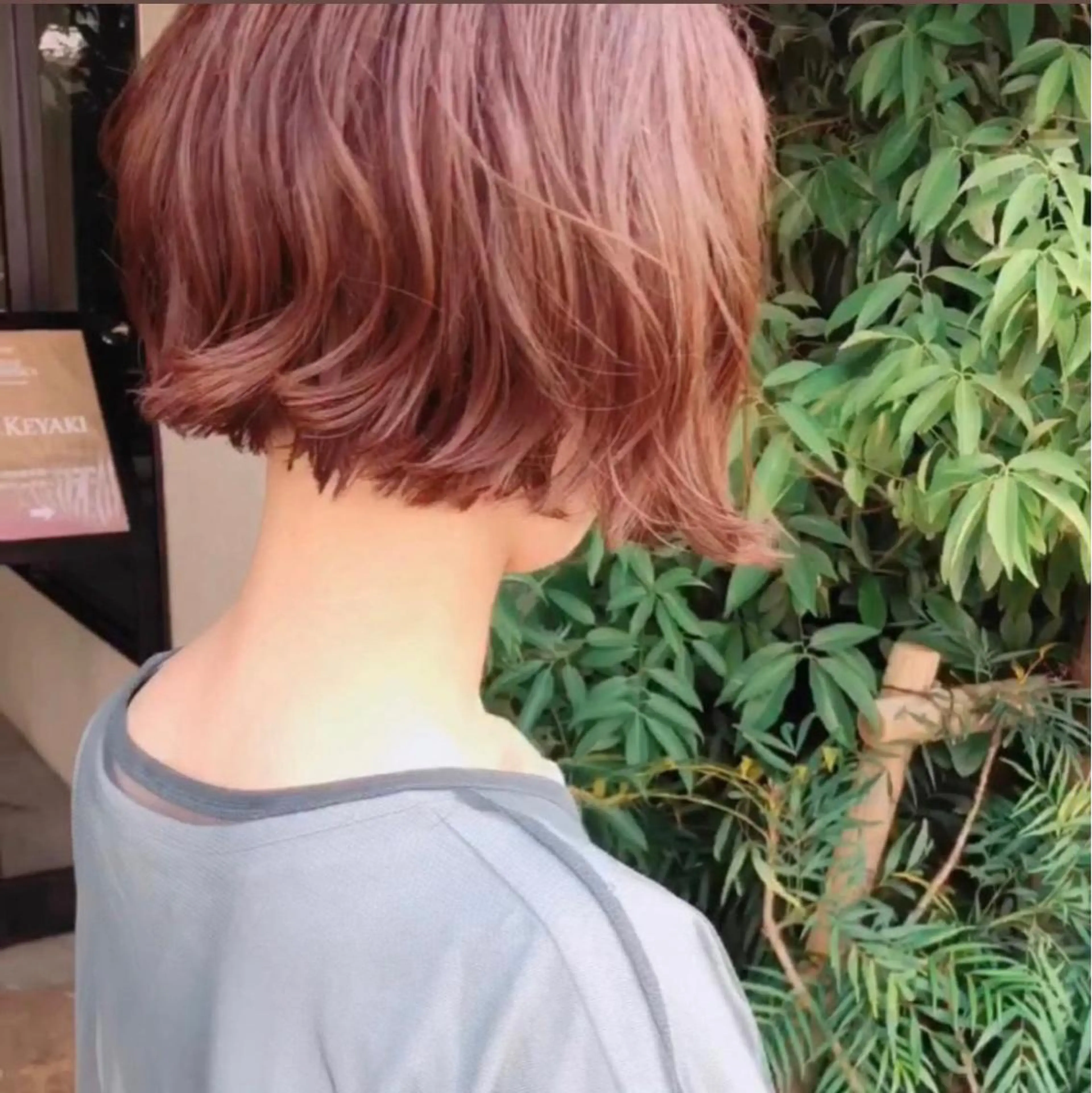 ショート カラー ブリーチ ピンクカラー 💐ナチュラルヘア Kroda💐のヘアスタイル