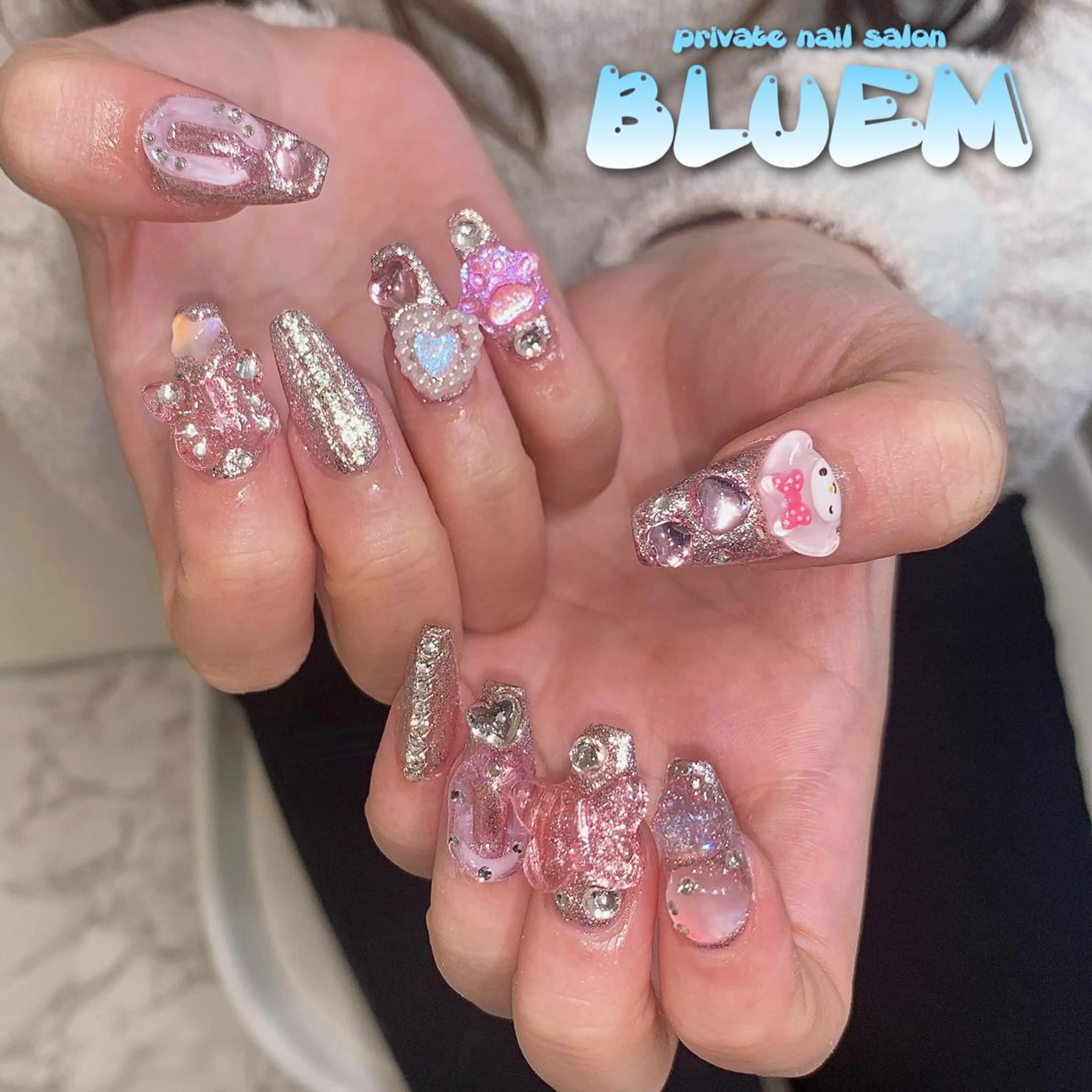 ネイル BLUEM なな🐶のネイルデザイン