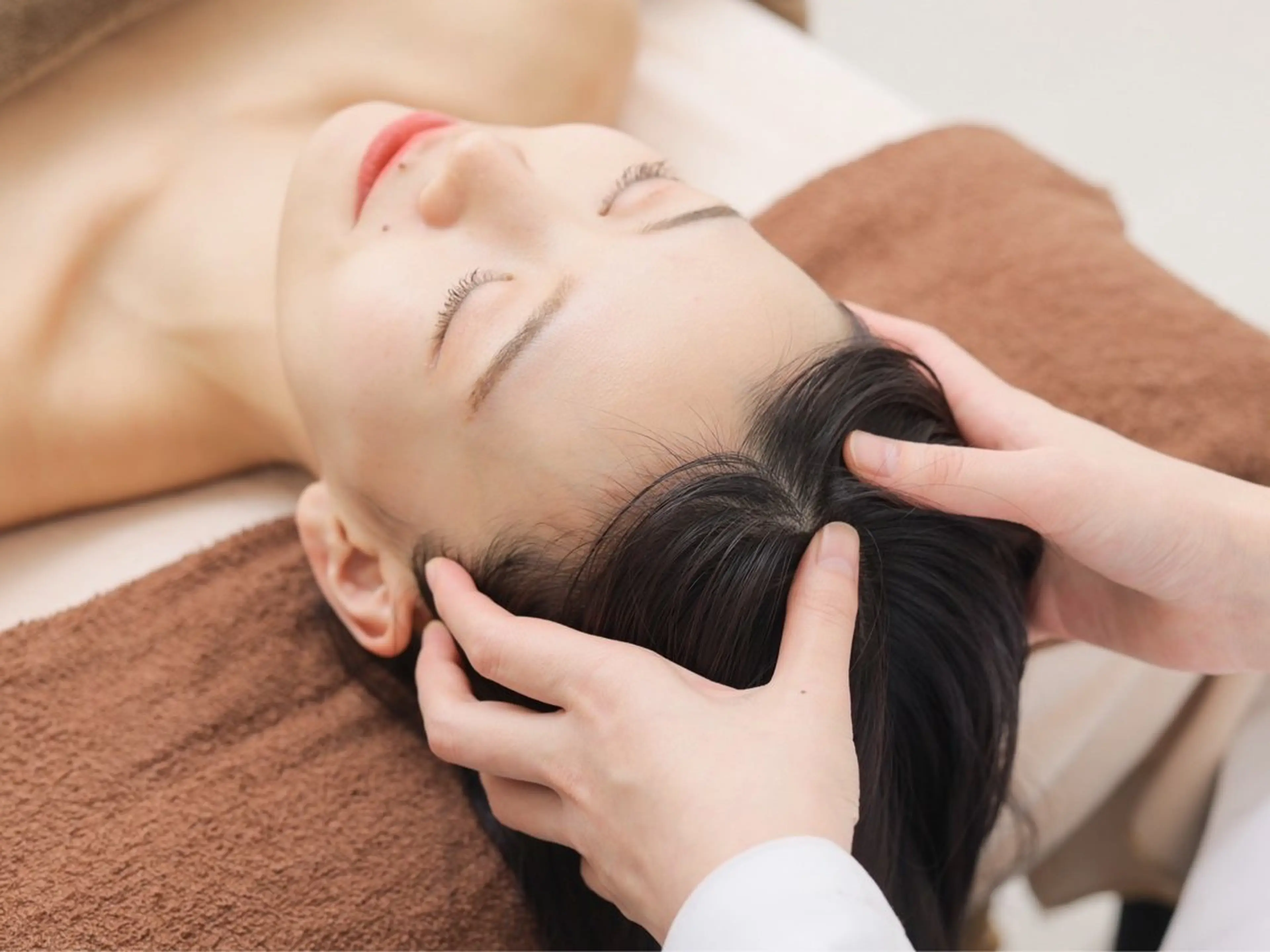 【眼精疲労】目元温感石膏パック＋ドライヘッドスパデコルテコース60分✨の写真