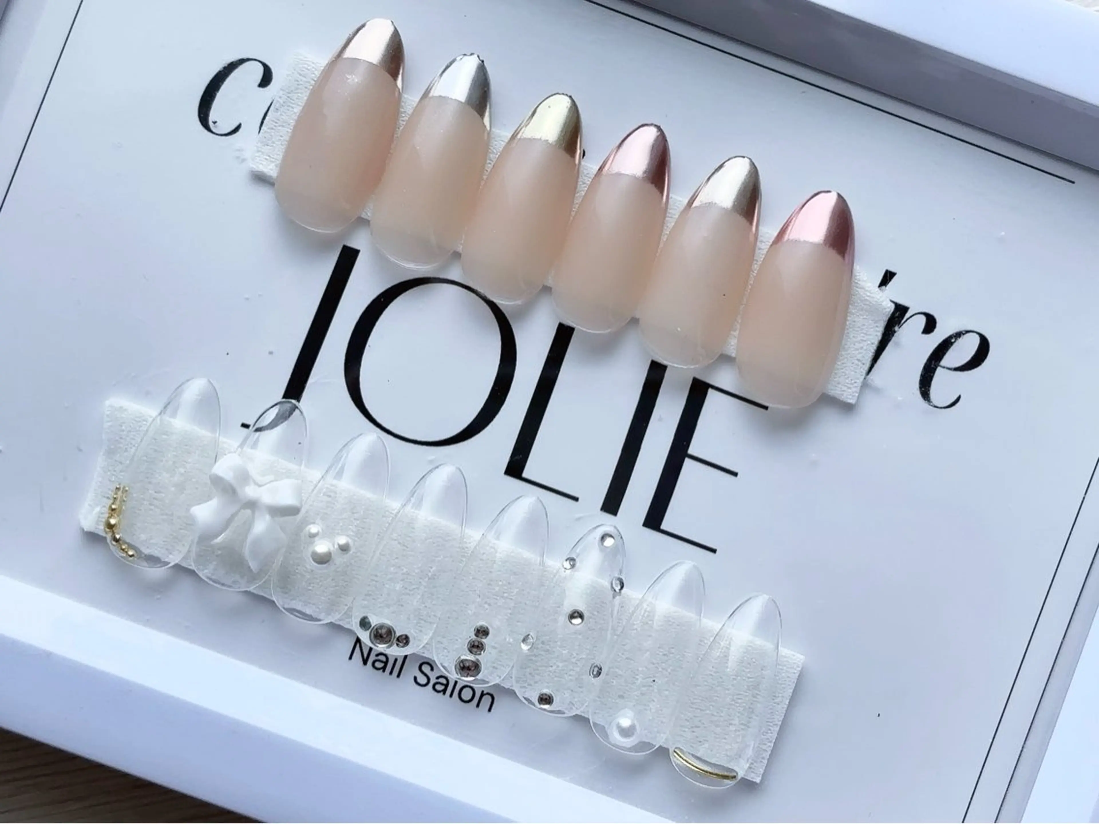 【Hand】ミラー🪞フレンチ🌟ストーンアート付きの写真