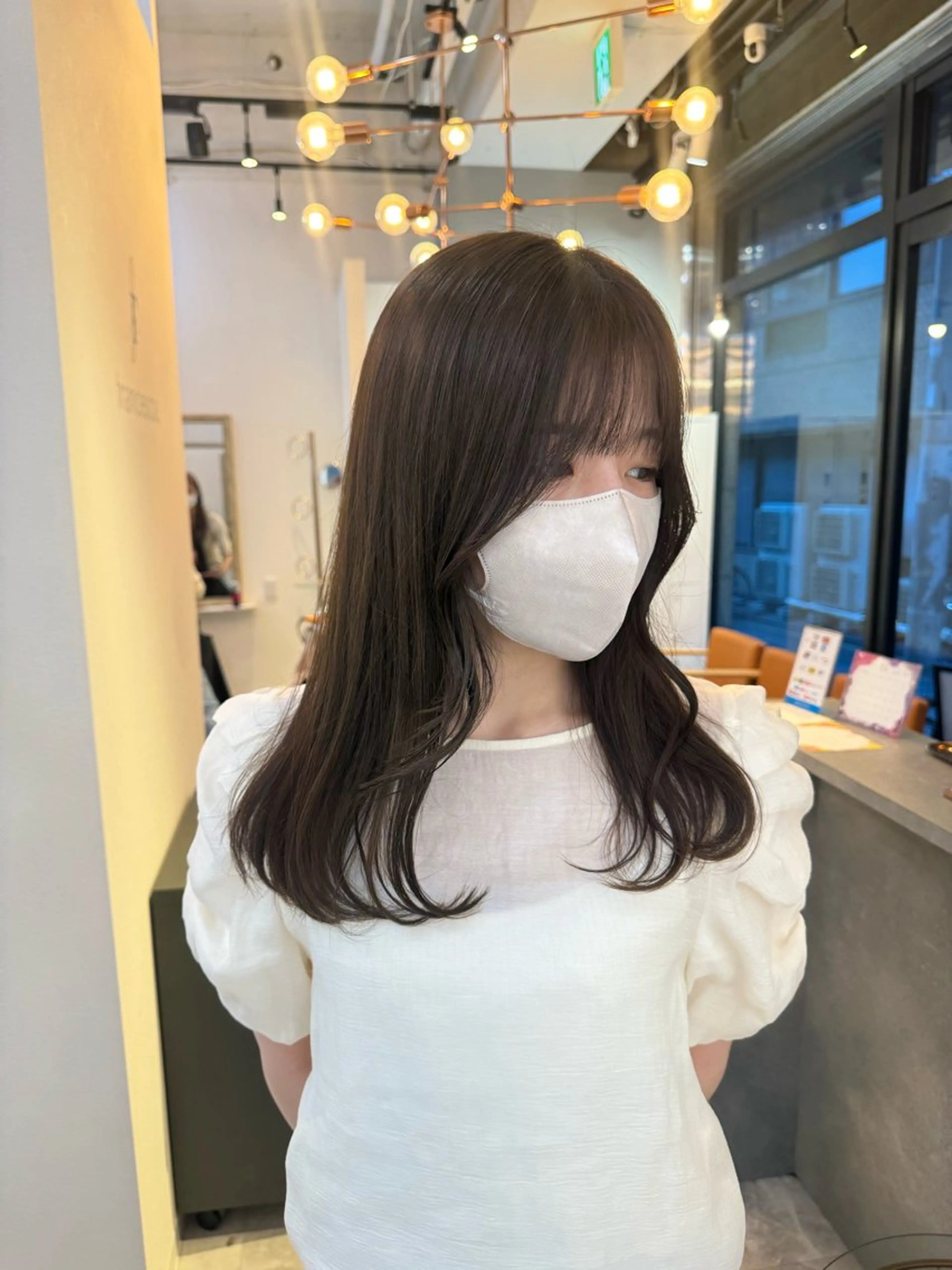 セミロング カラー ベージュカラー ブリーチ ボルドーカラー ブラウンカラー 透明感カラー カット ヘアカラー トリートメント 赤み無し柔らかカラー 【梅田】madokaのヘアスタイル